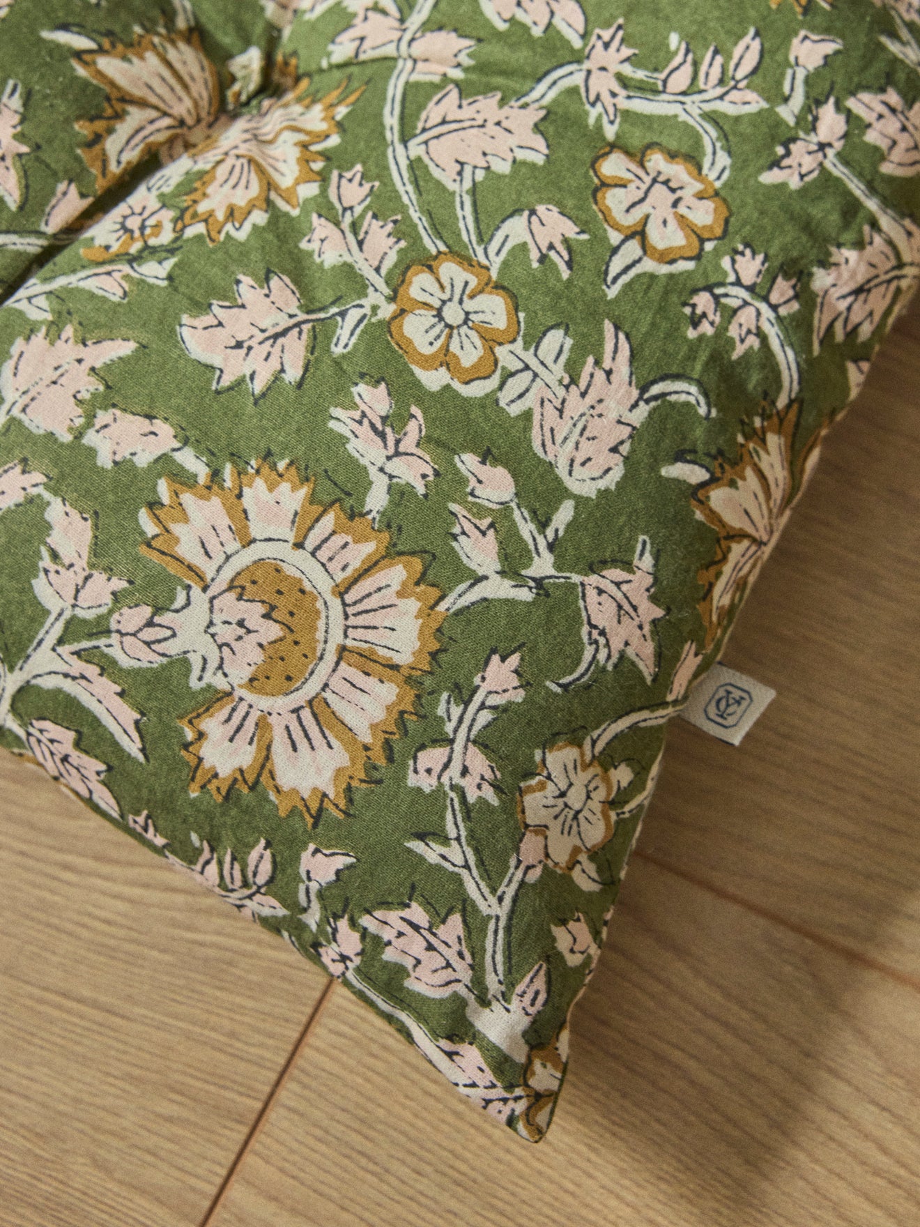 Decoratieve matras in Indiase stof