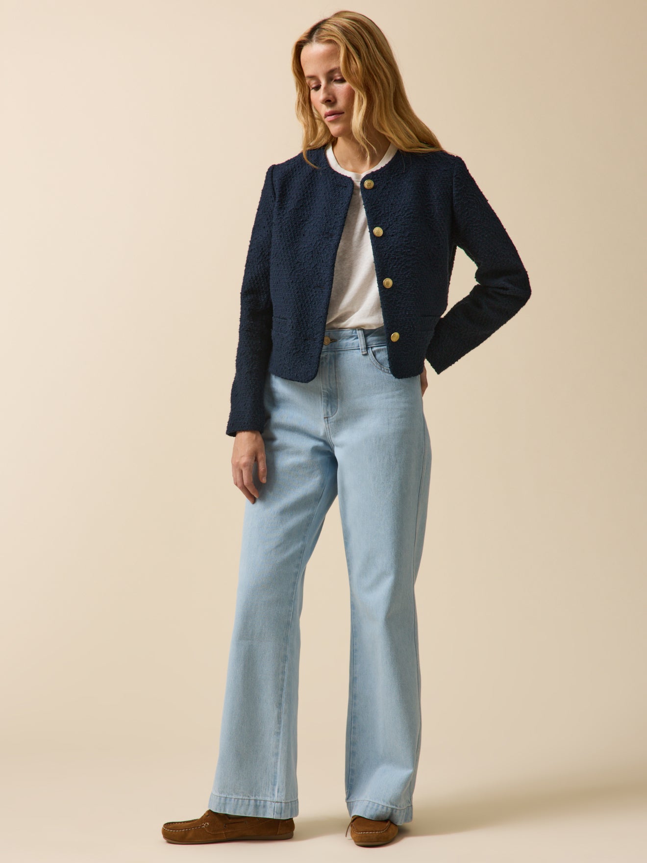 Damesjasje zonder kraag in effen tweed