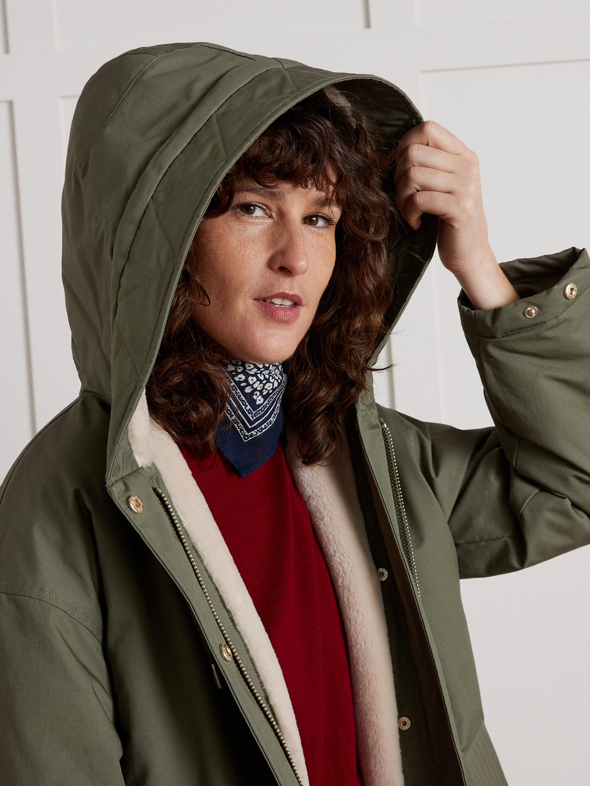 Korte damesparka met voering van nepbont