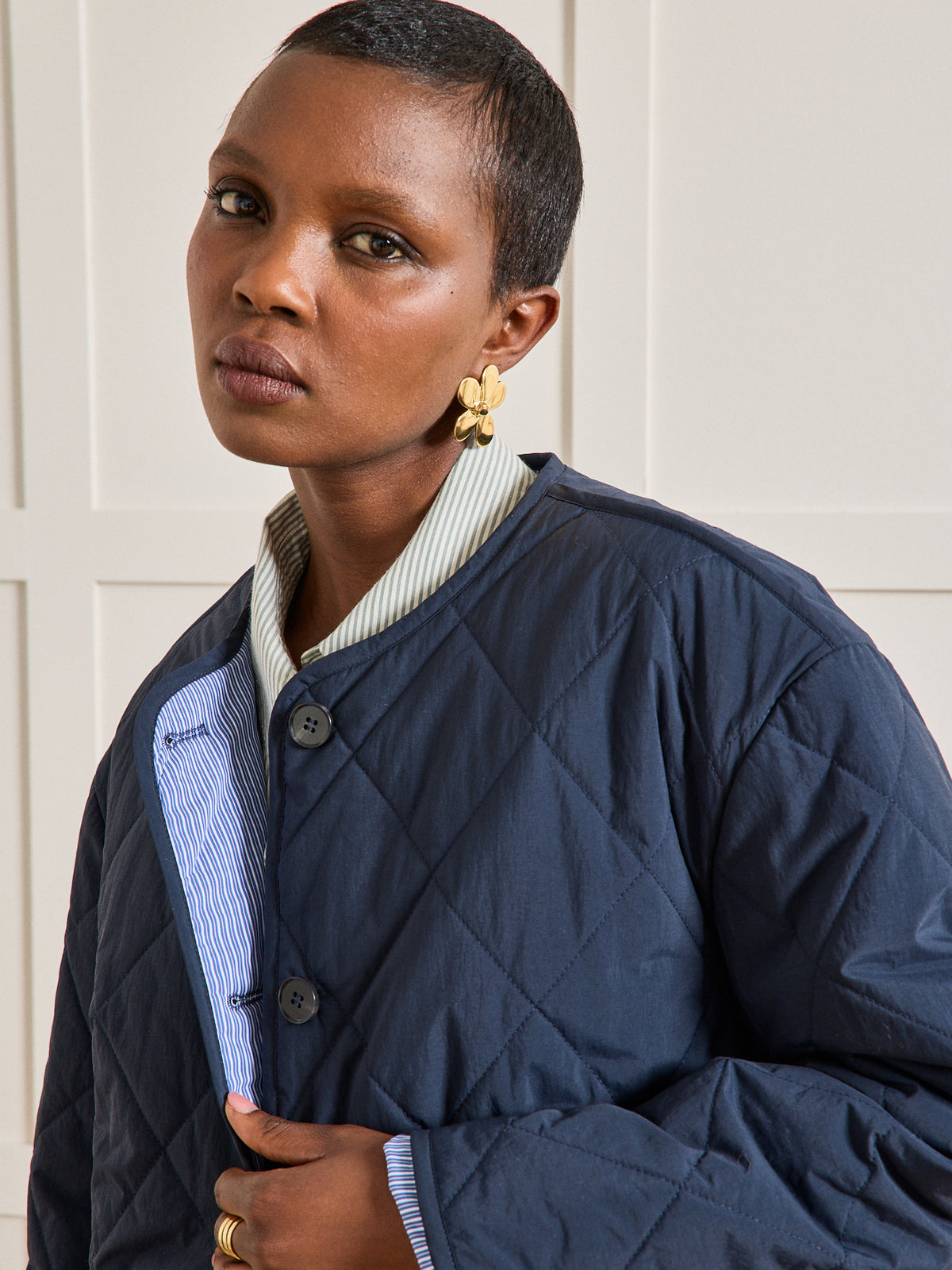 Veste matelassée boutonnée sans col femme
