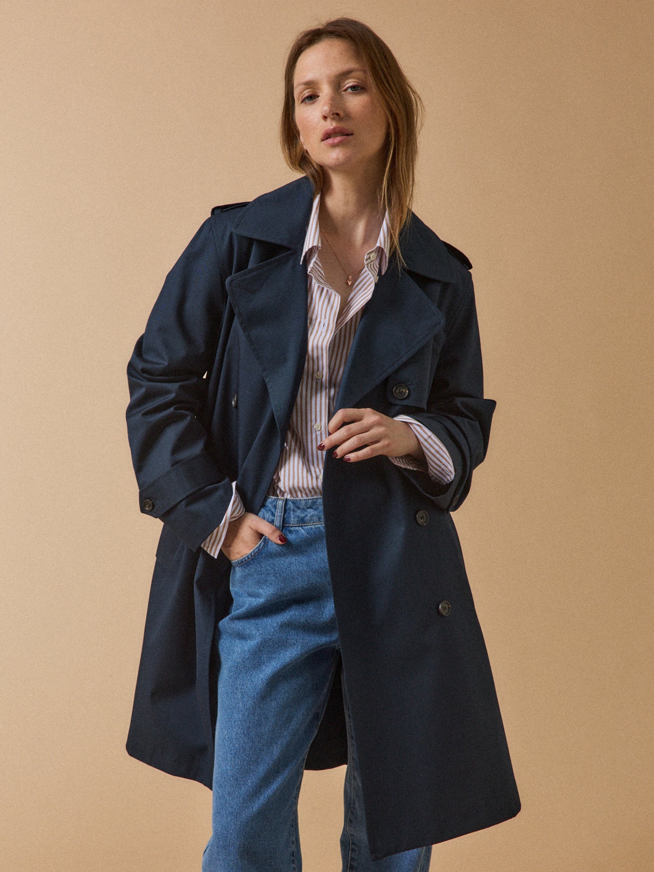 Lange damestrenchcoat met tailleurkraag - biokatoen