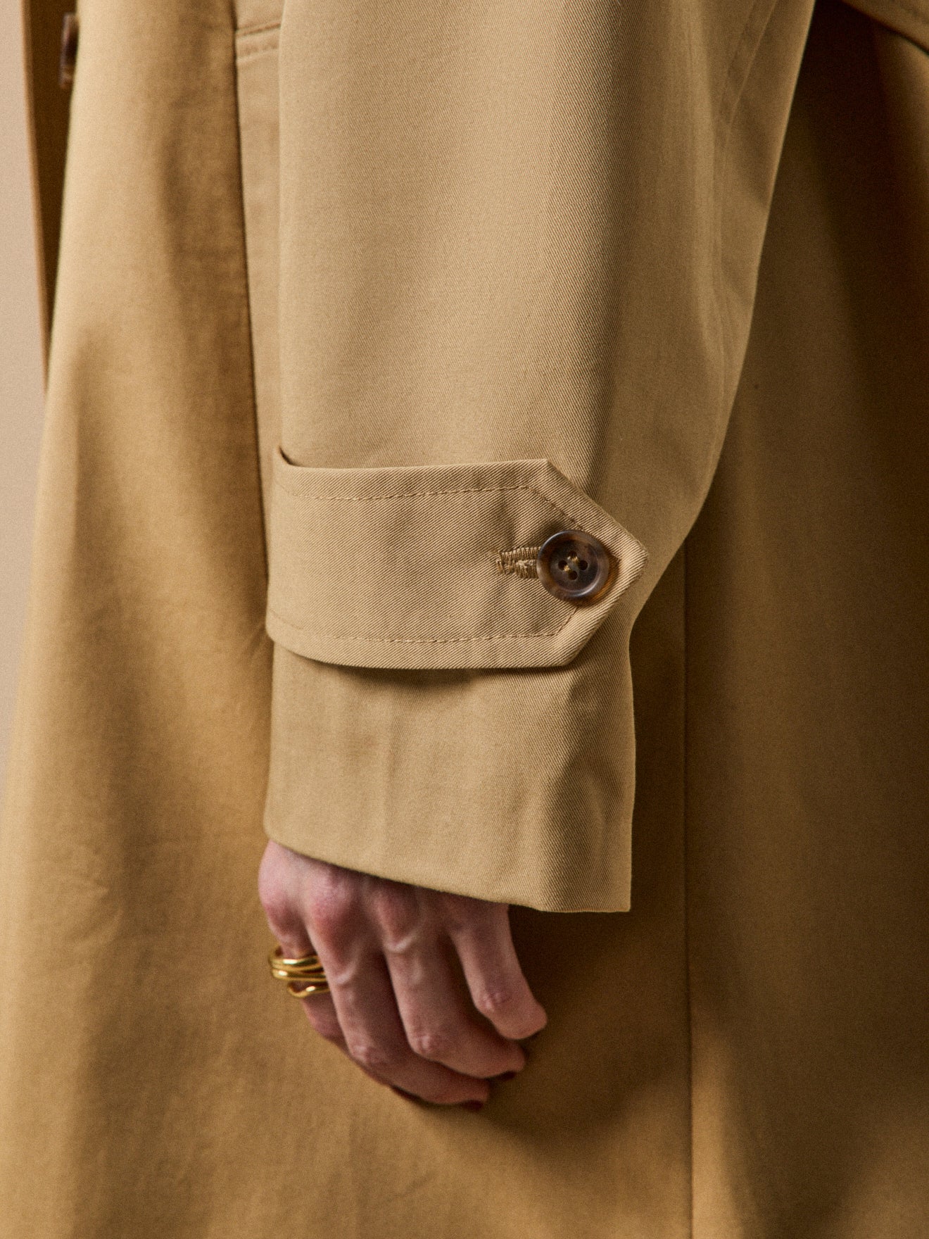 Lange damestrenchcoat met tailleurkraag - biokatoen