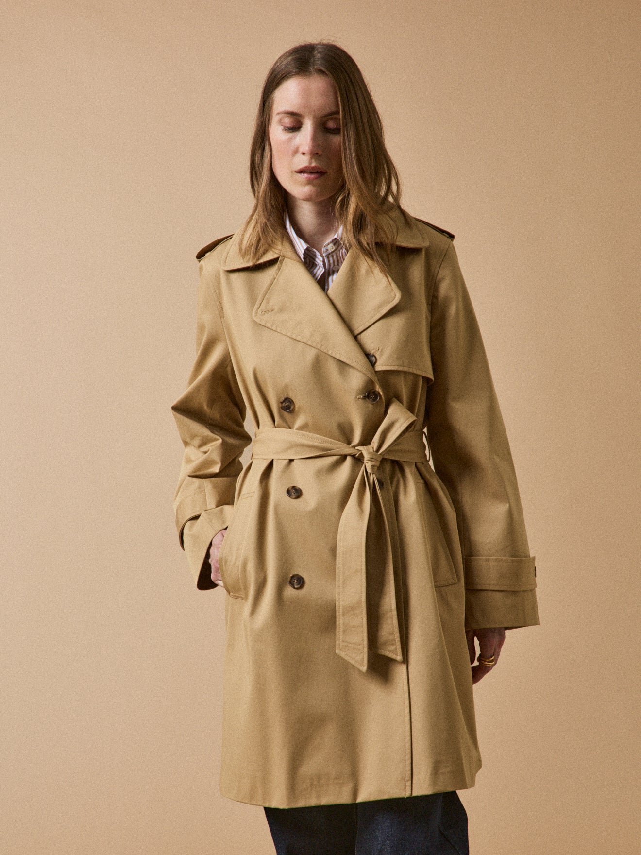 Lange damestrenchcoat met tailleurkraag - biokatoen