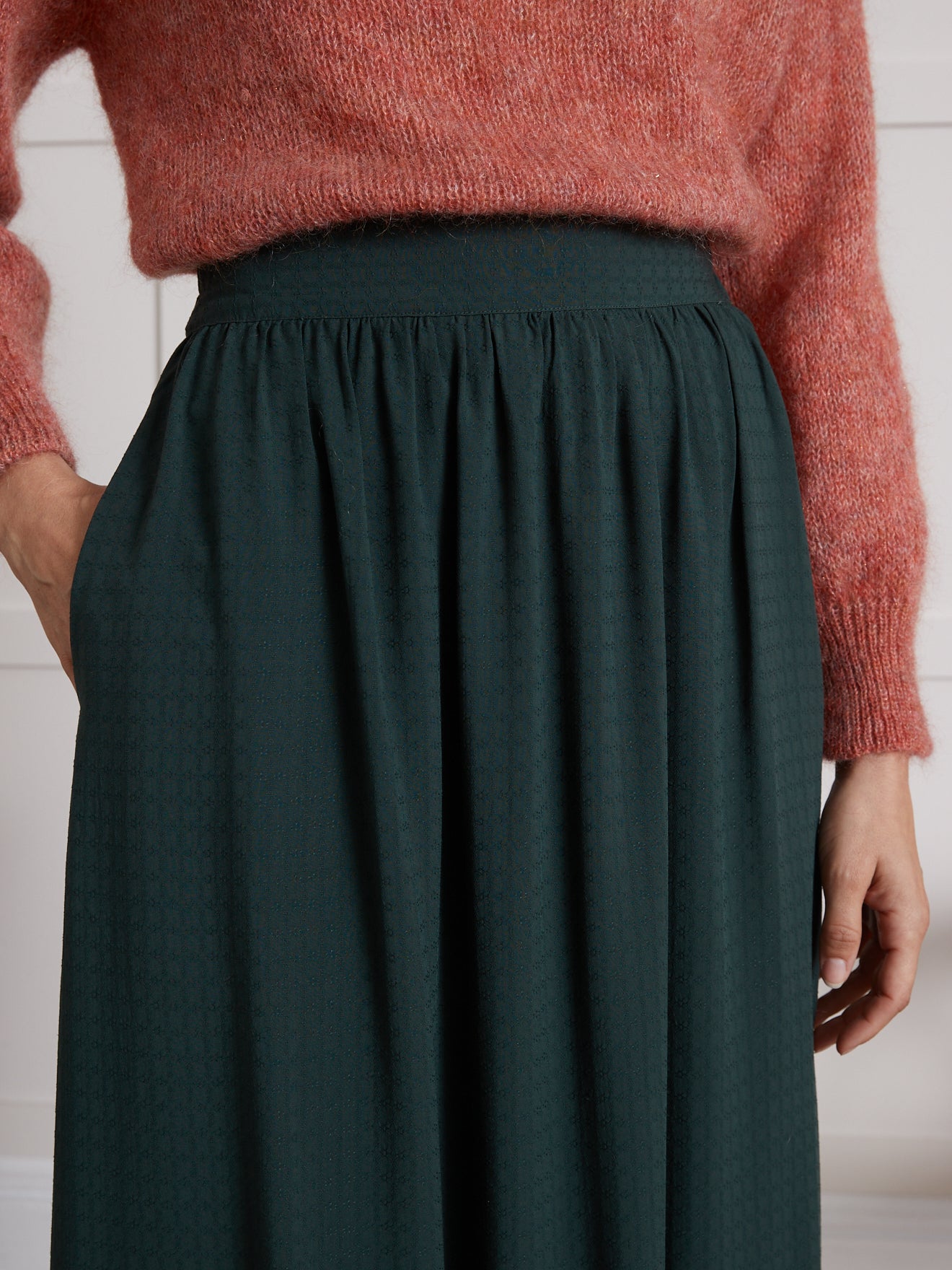 Halflange damesrok - dobby viscose