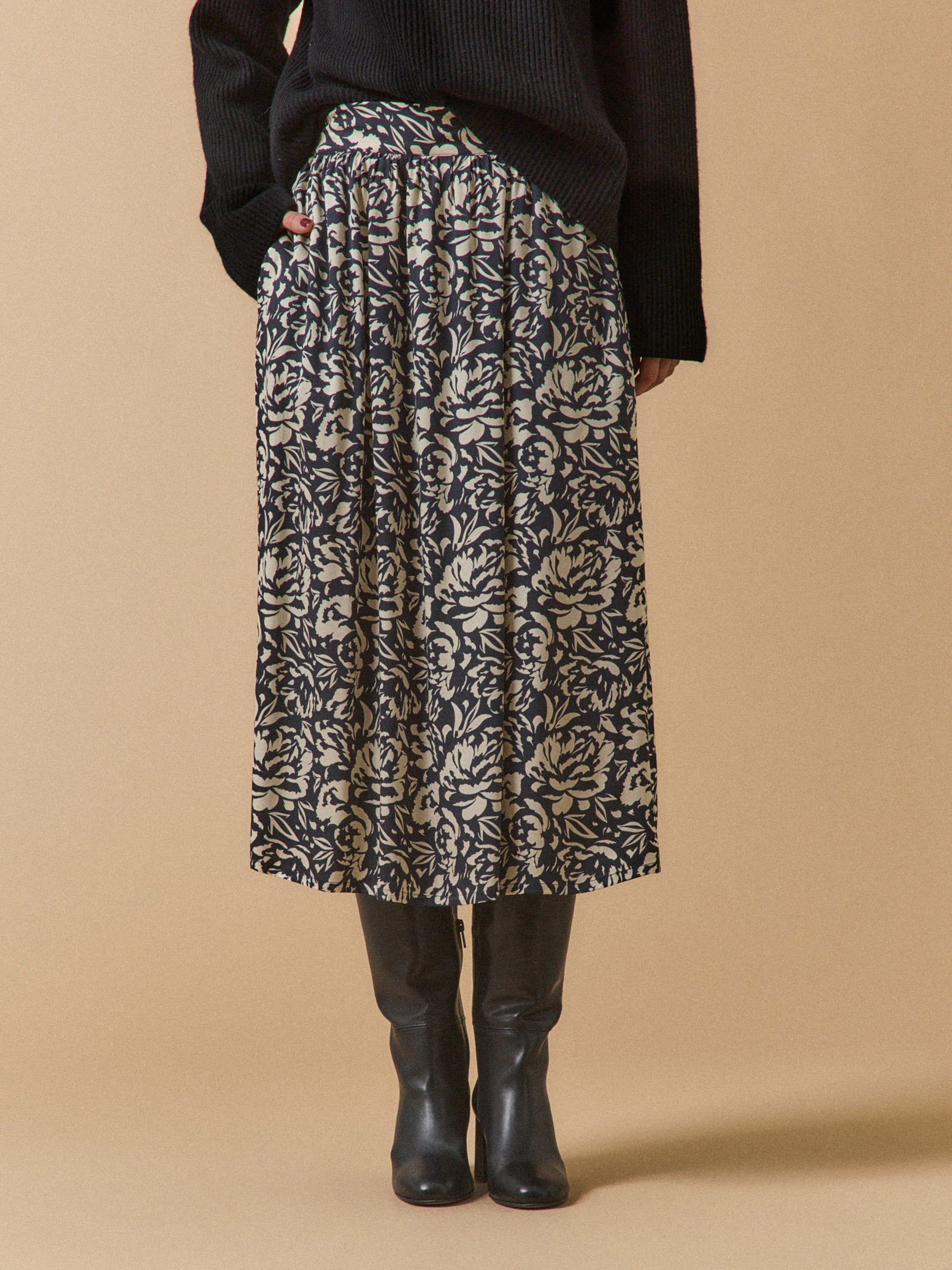 Halflange damesrok met Luna-print