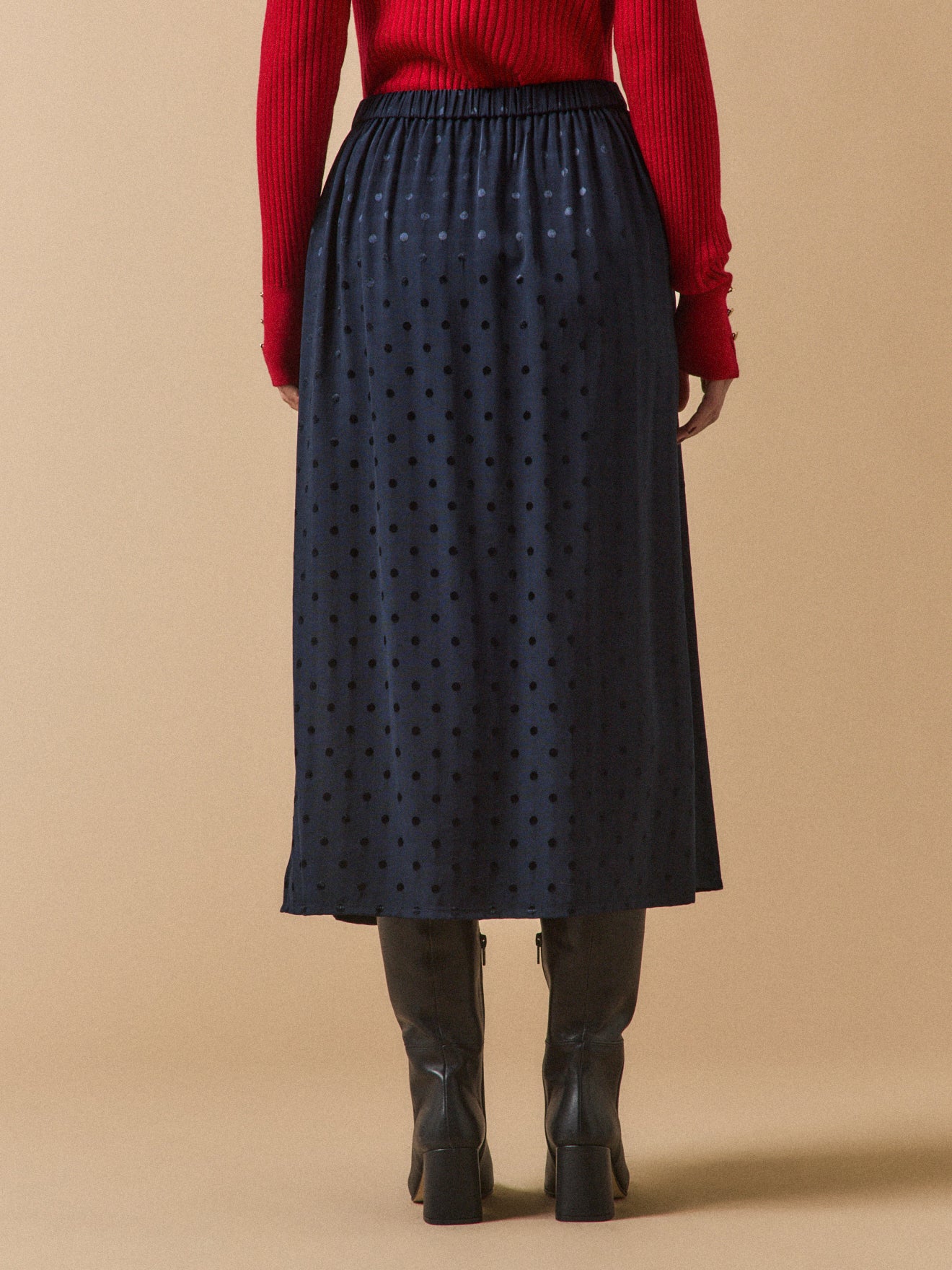 Halflange damesrok met jacquard stippen