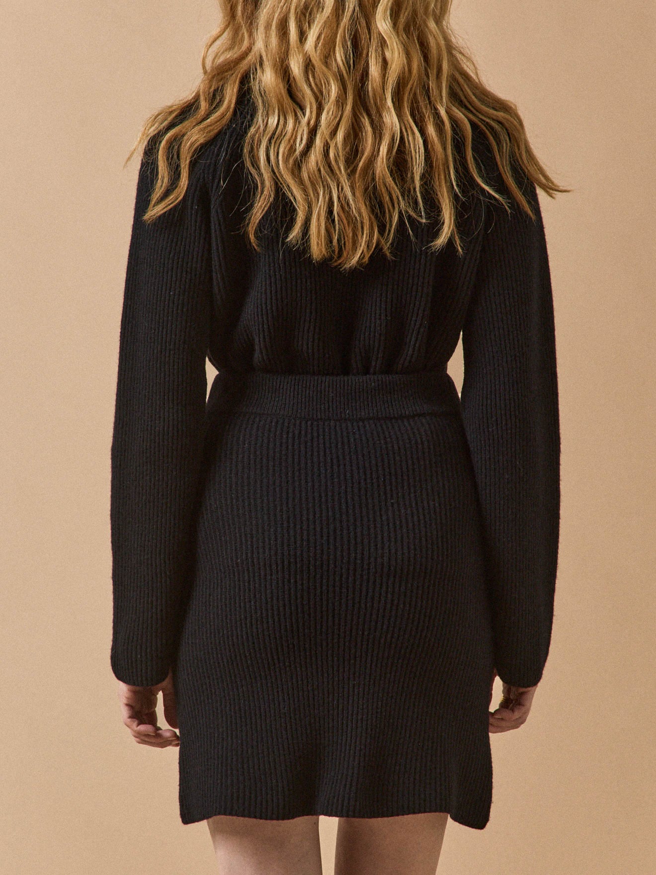 Korte damesrok in geribd tricot