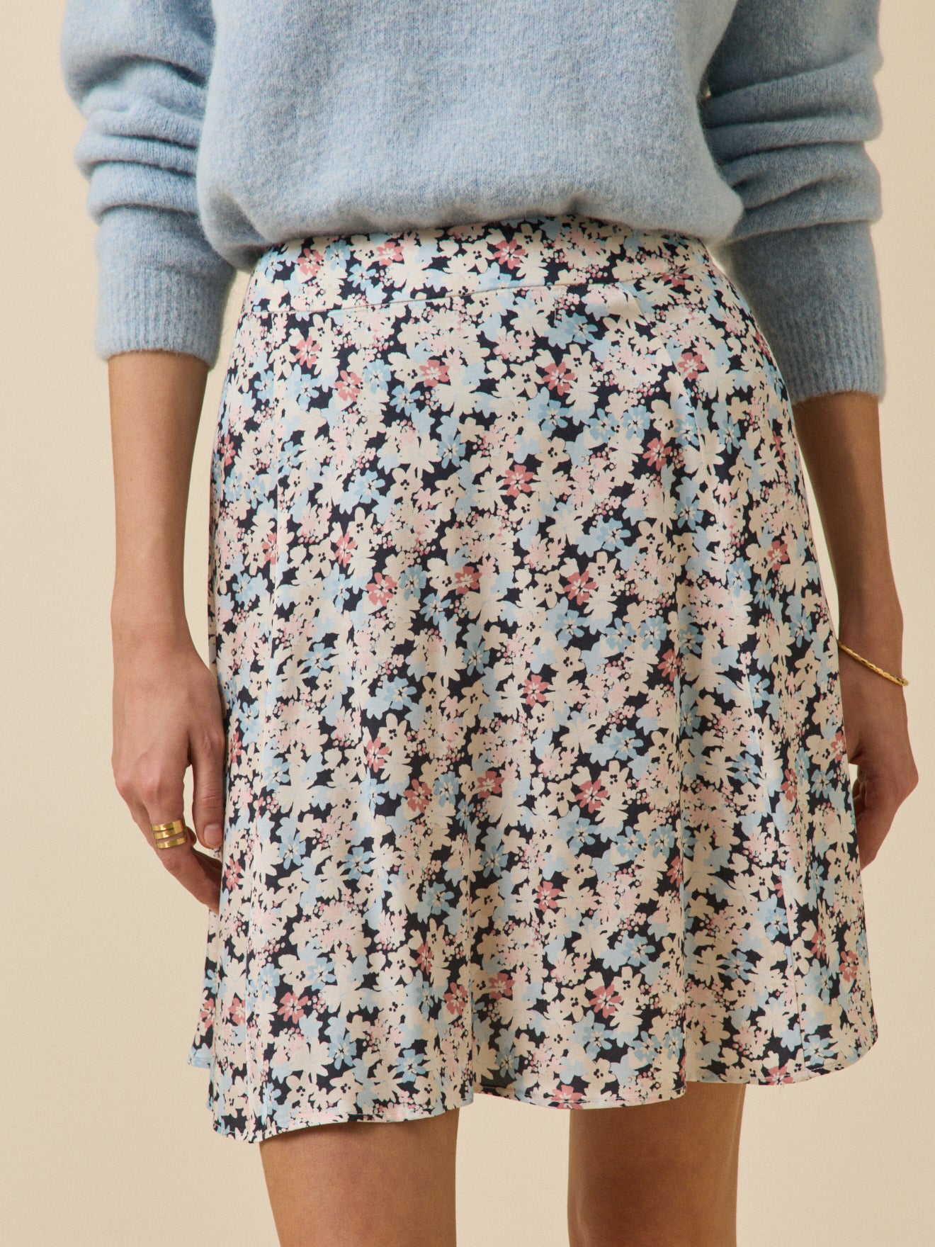 Korte damesrok met Pop Flower-print