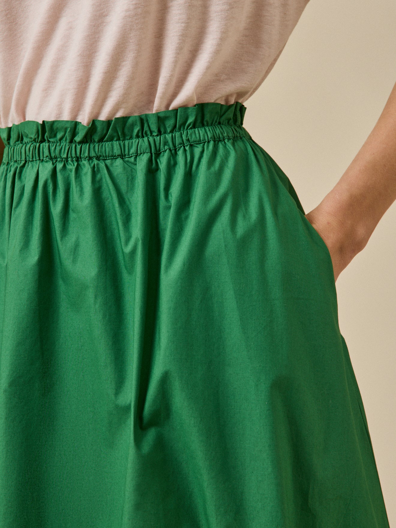 Halflange damesrok in papertouch popeline