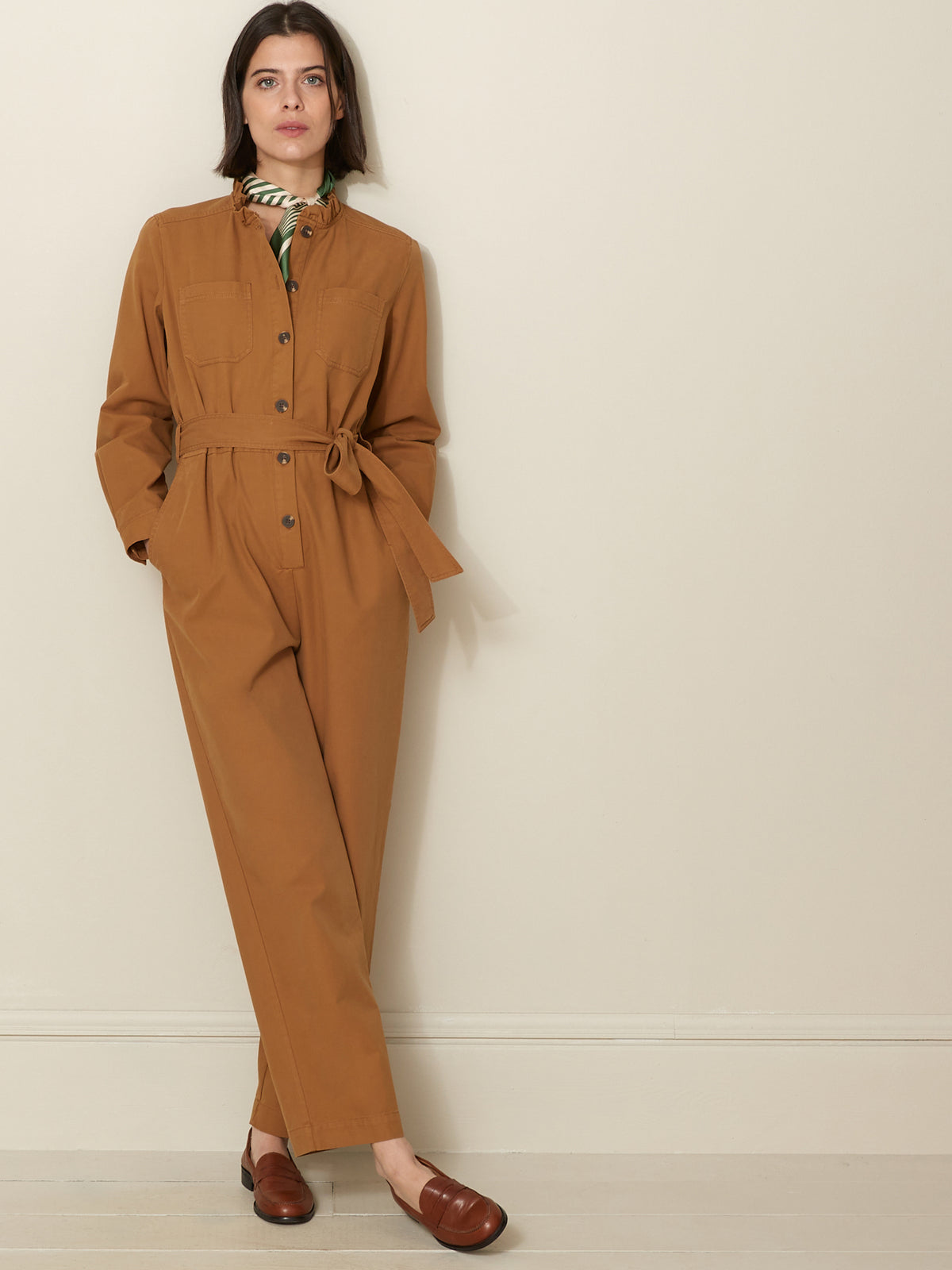 Combinaison-pantalon col froufrou femme