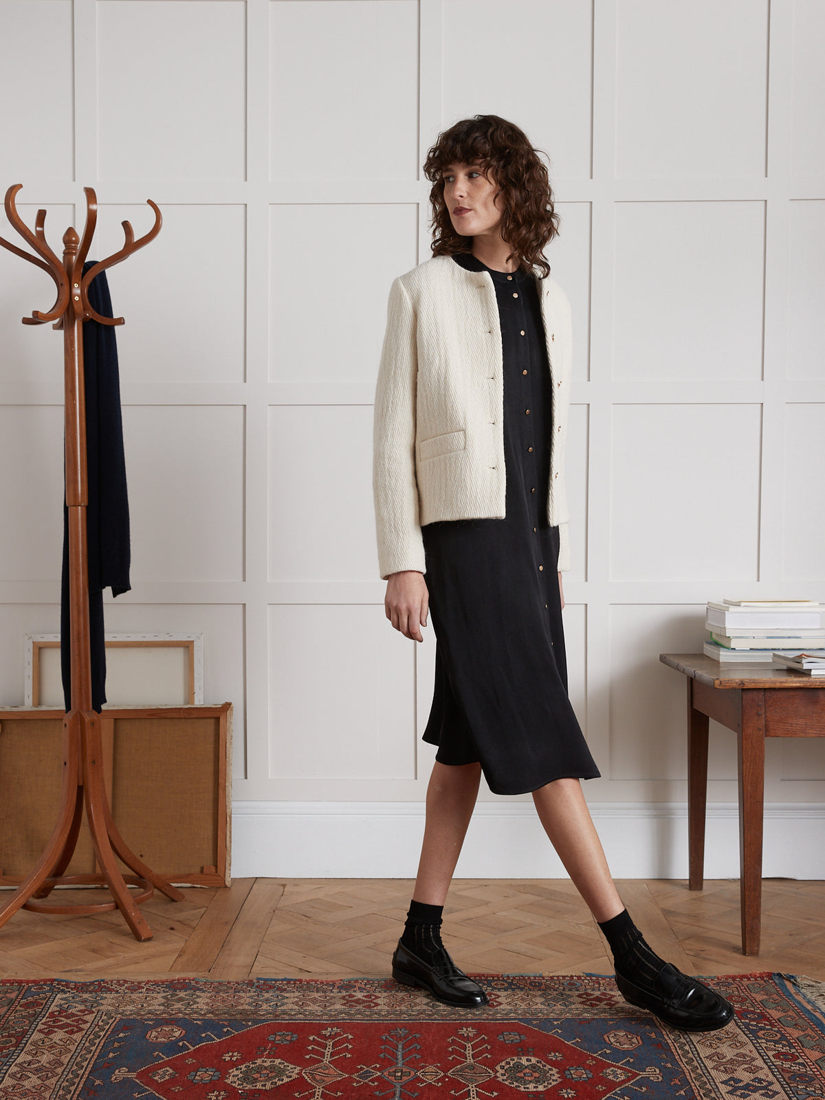Robe mi-longue boutonnée crêpe uni femme