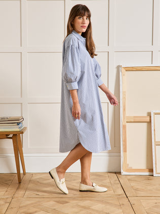 Gestreepte oversized damesjurk in seersucker