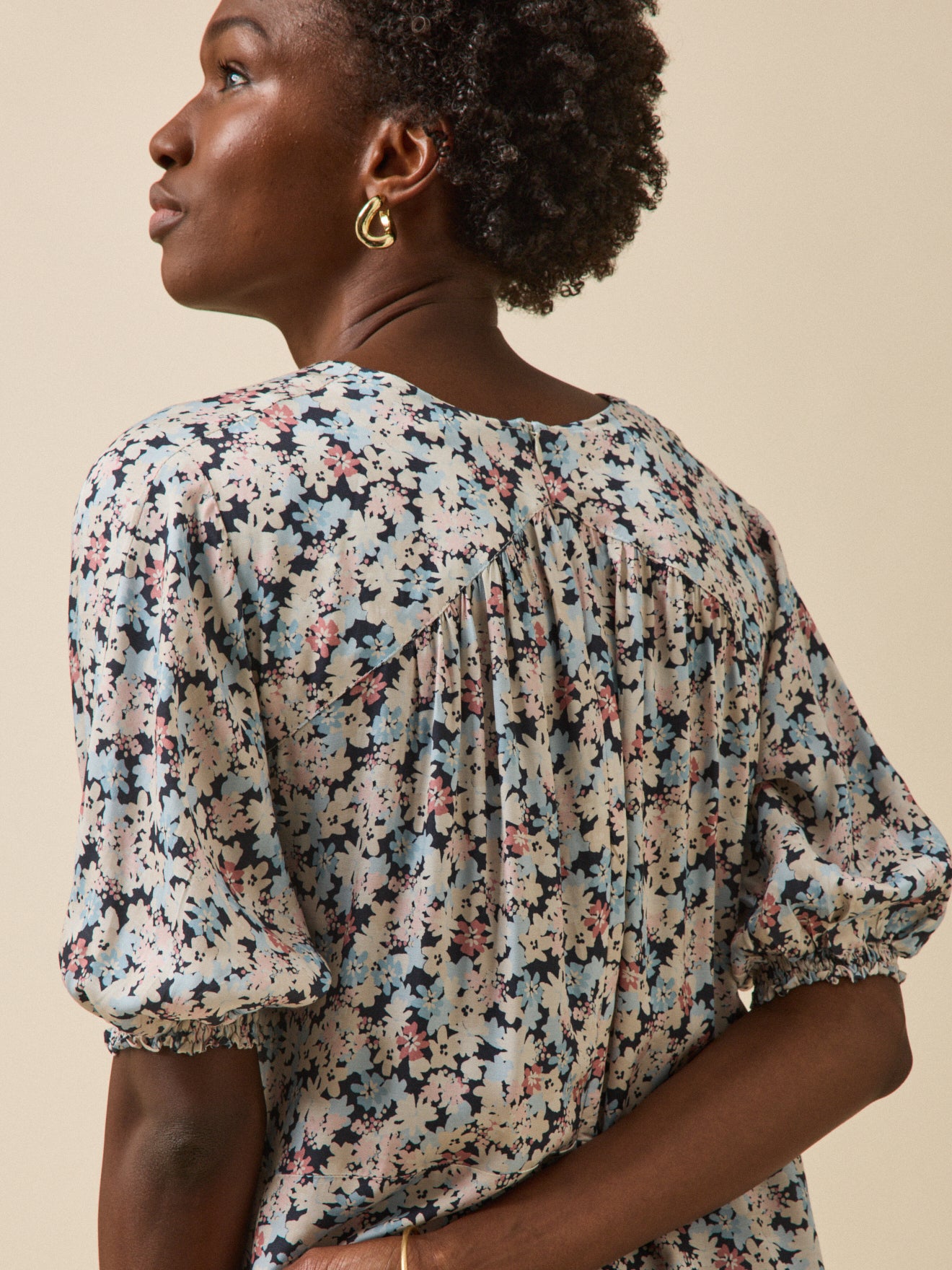 Lange damesjurk met Pop Flower-print