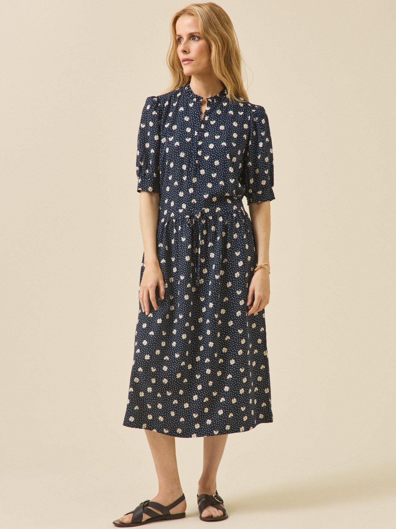 Halflange damesjurk met klaverprint - dobby viscose