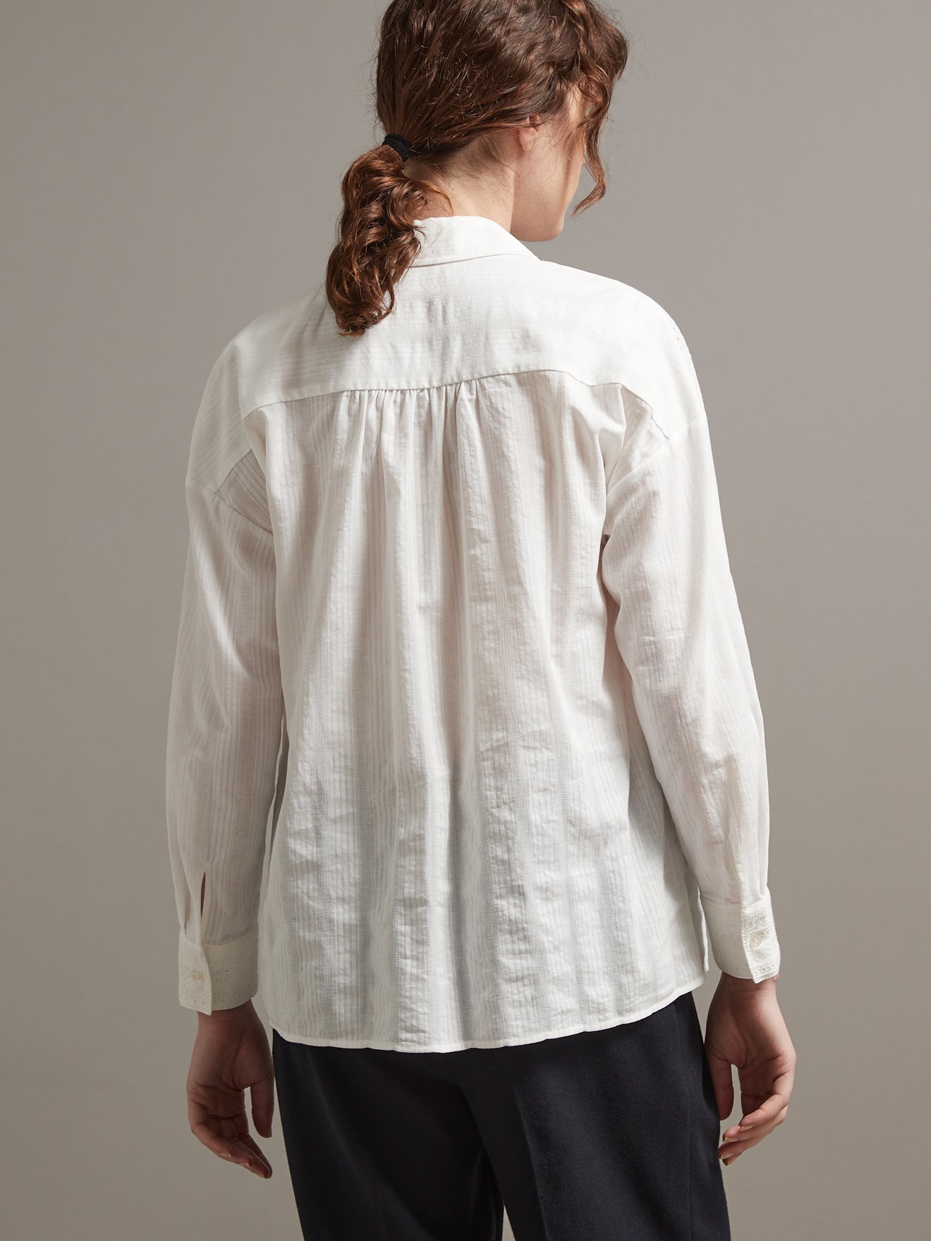 Chemise brodée femme en coton dobby