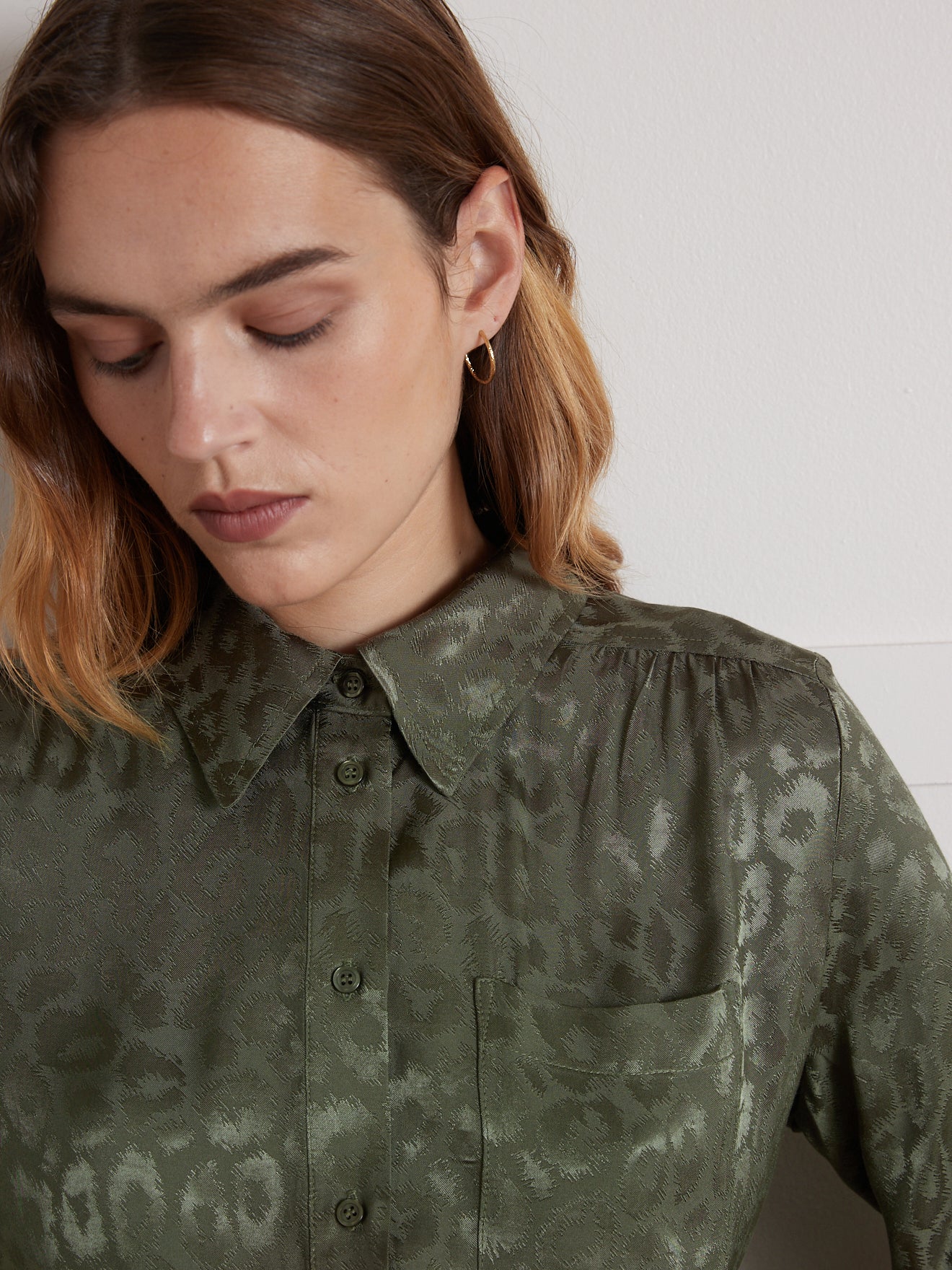 Dameshemd met jacquard-luipaardmotief
