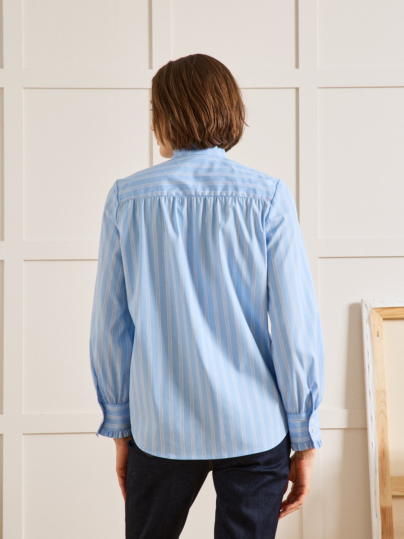 Gestreepte damesbloes met ruchekraag - Limited Collection