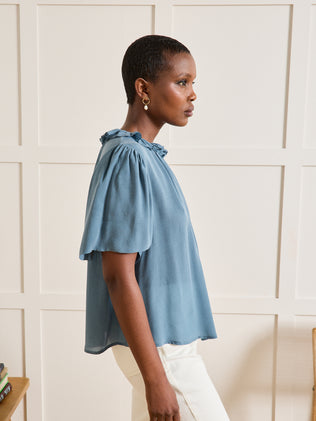 Blouse viscose satinée femme col volanté