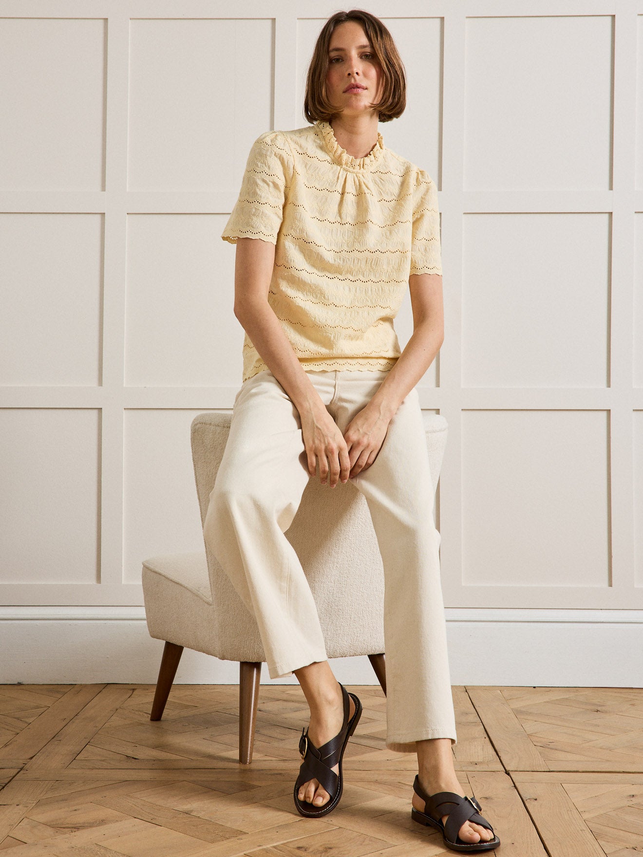 Top broderie anglaise col volanté femme