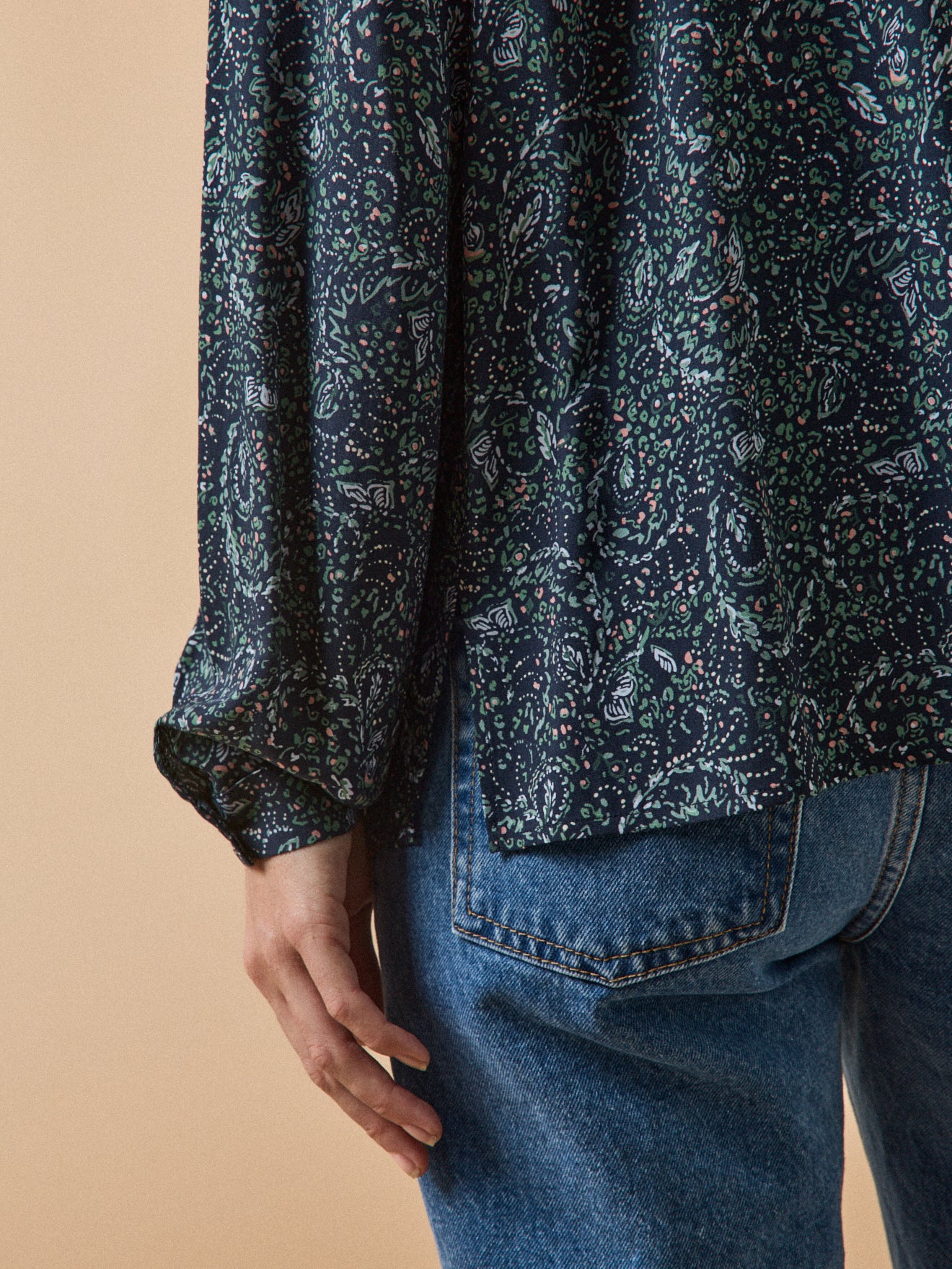 Damesbloes met Noelia-print van Pablo Piatti