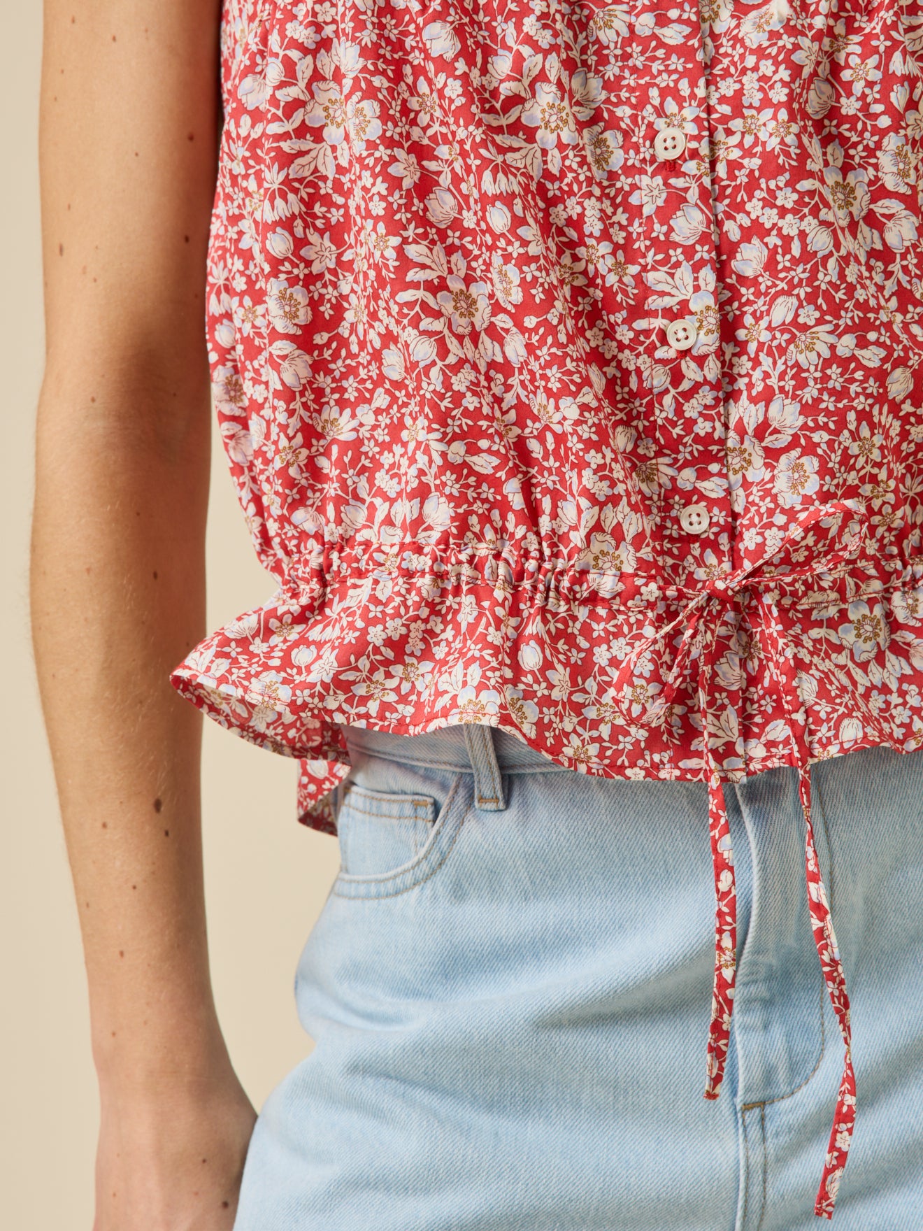 Damestop met knoopsluiting in Liberty-stof - Limited Collection