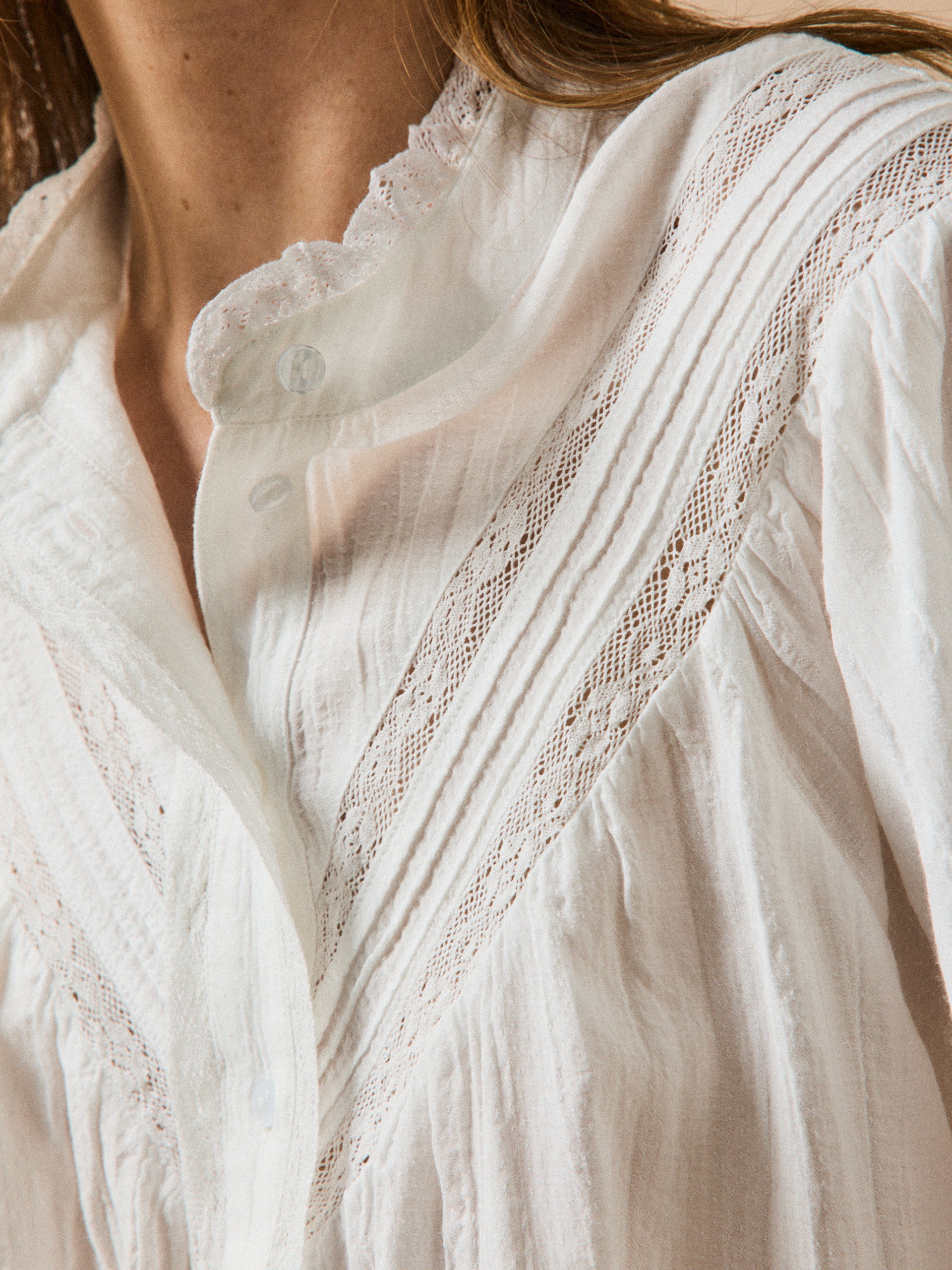 Blouse coton brodé et dentelle femme