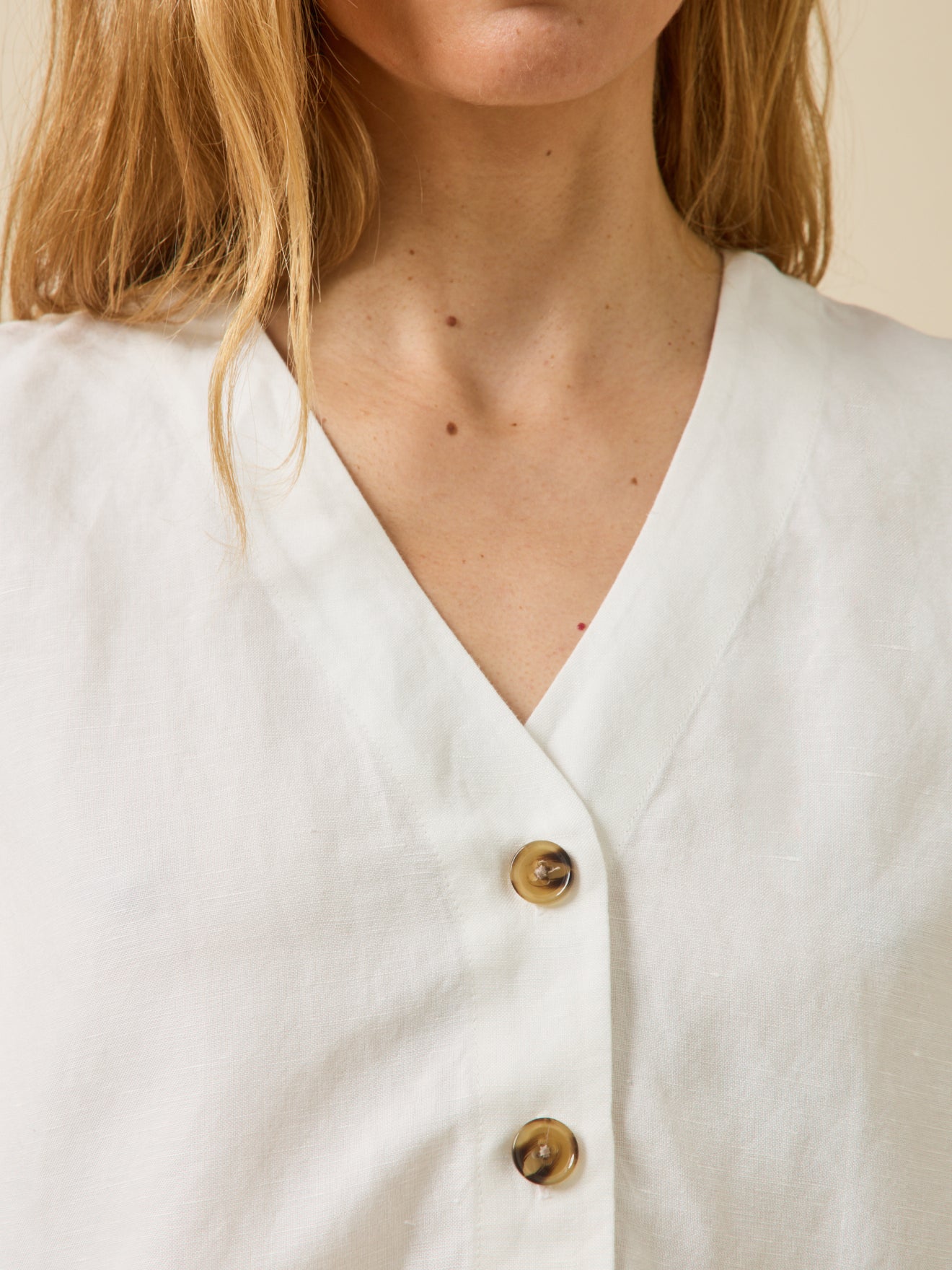 Damestop met knoopsluiting - linnen en viscose