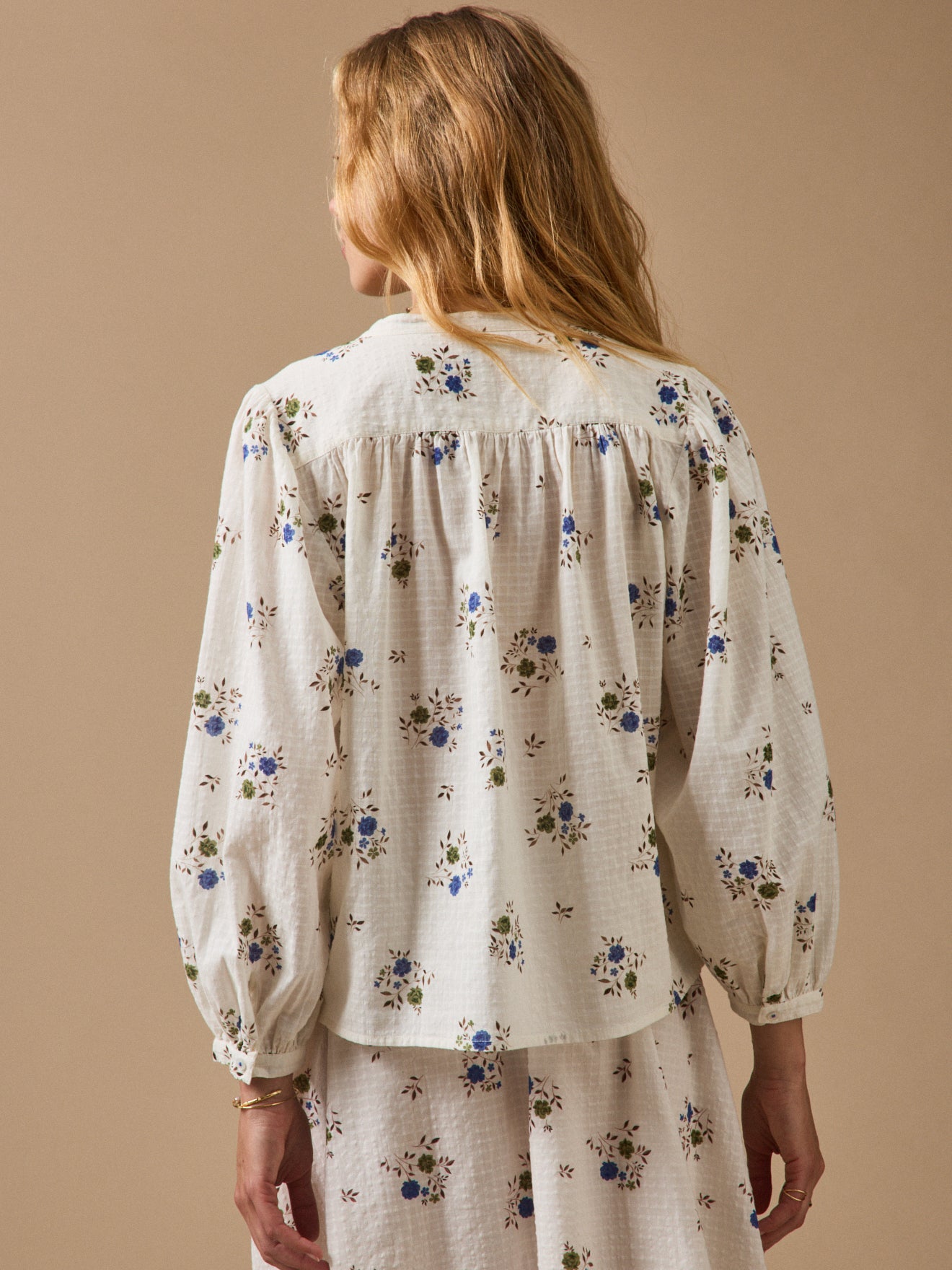 Damesbloes met Rosa Blue-print
