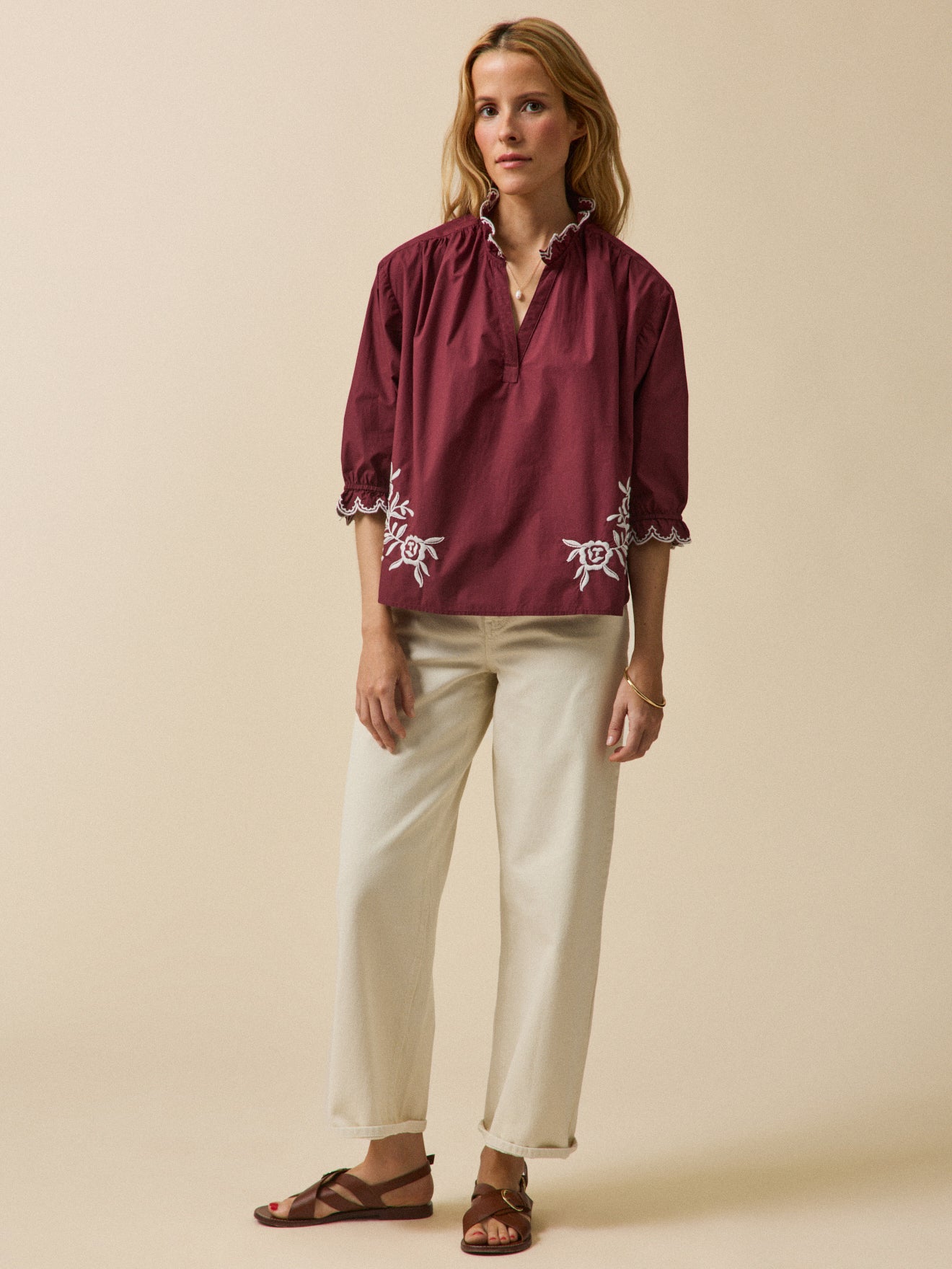 Katoenen damesbloes met strookje en borduursel