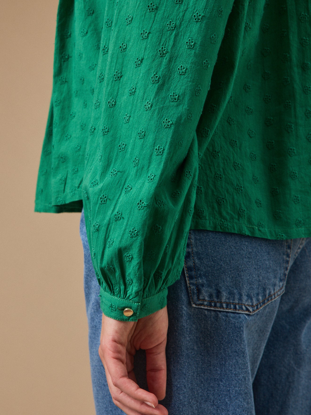 Damesbloes met broderie anglaise