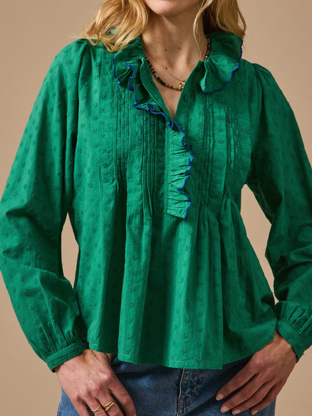 Damesbloes met broderie anglaise