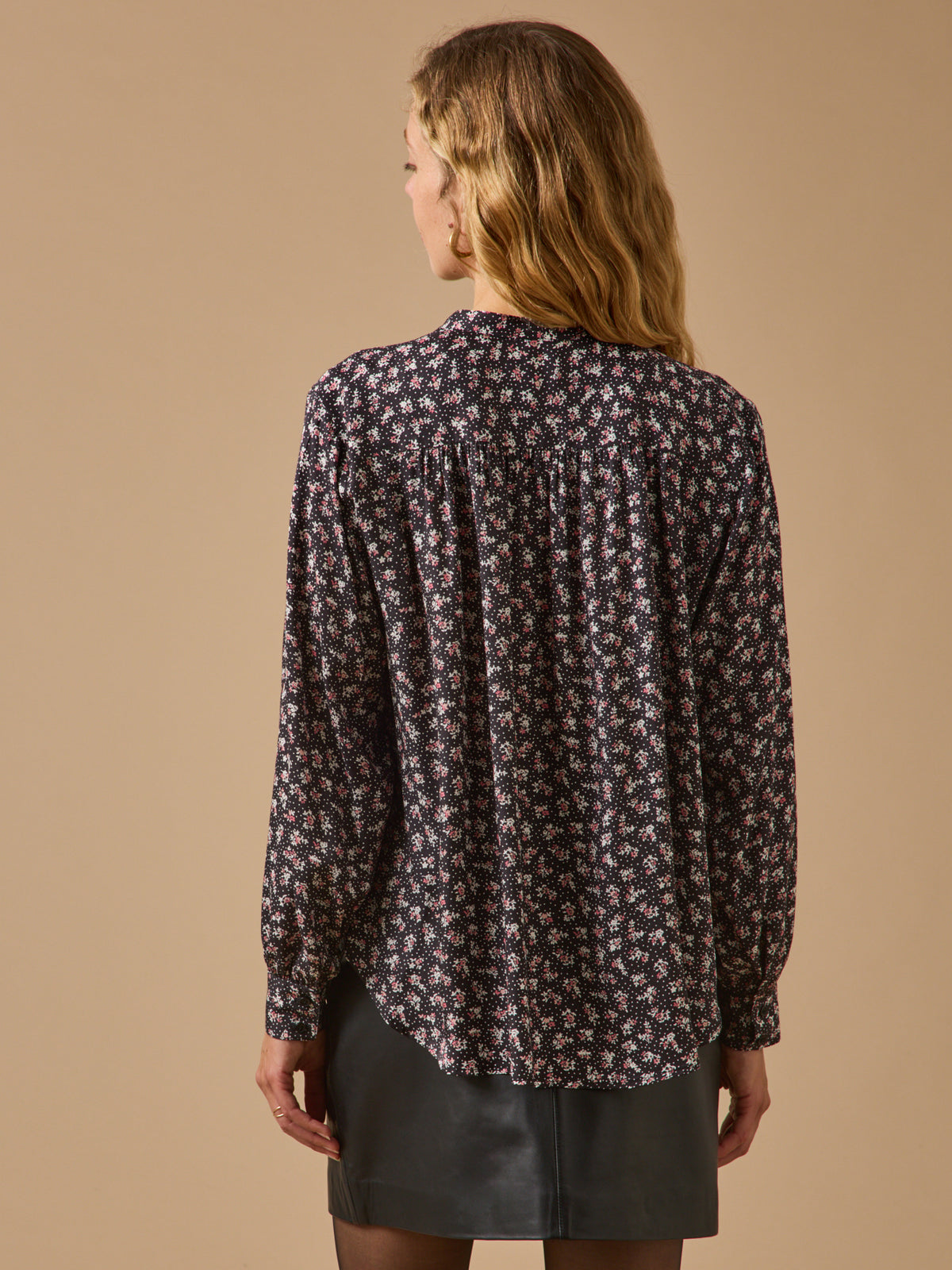 Damesbloes met Flower confetti-print
