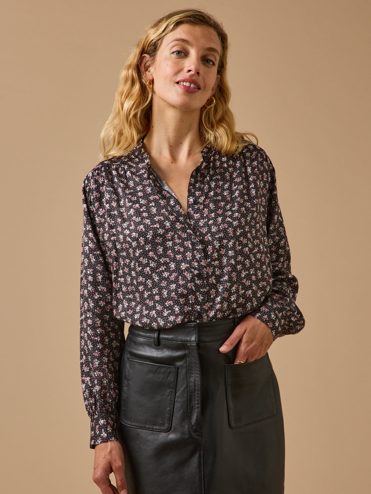 Damesbloes met Flower confetti-print