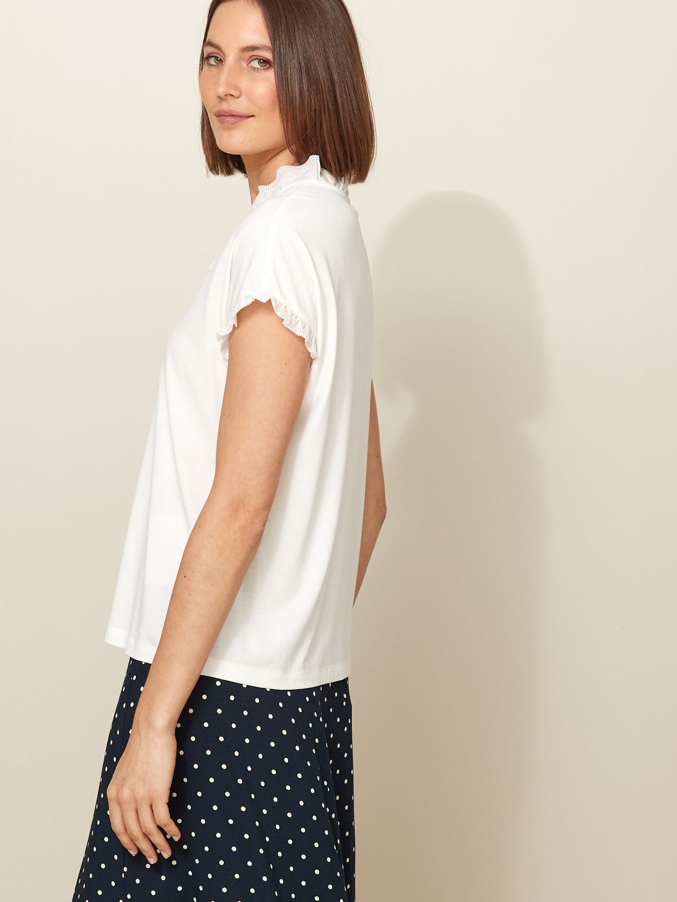 Damesshirt met borduursel - modal en biokatoen