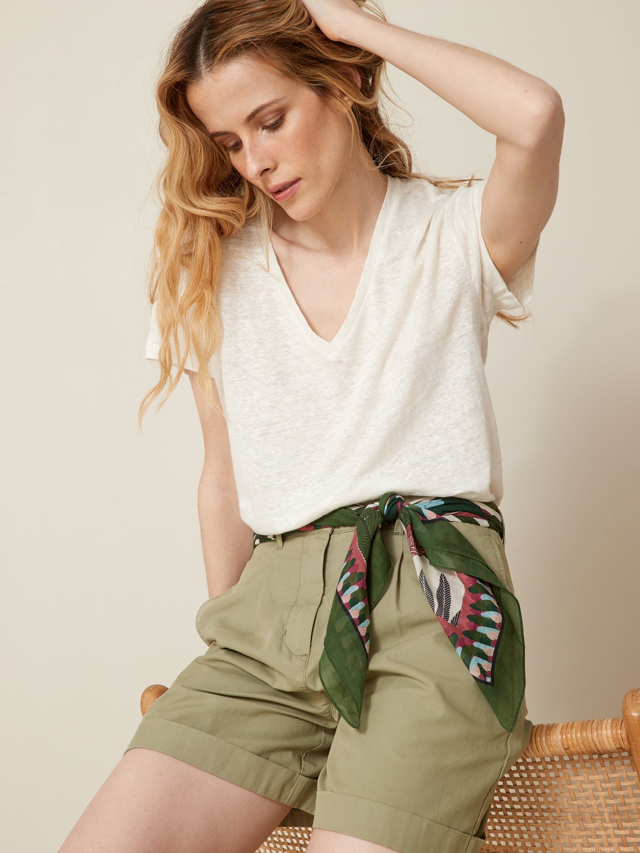 T-shirt col V femme en lin