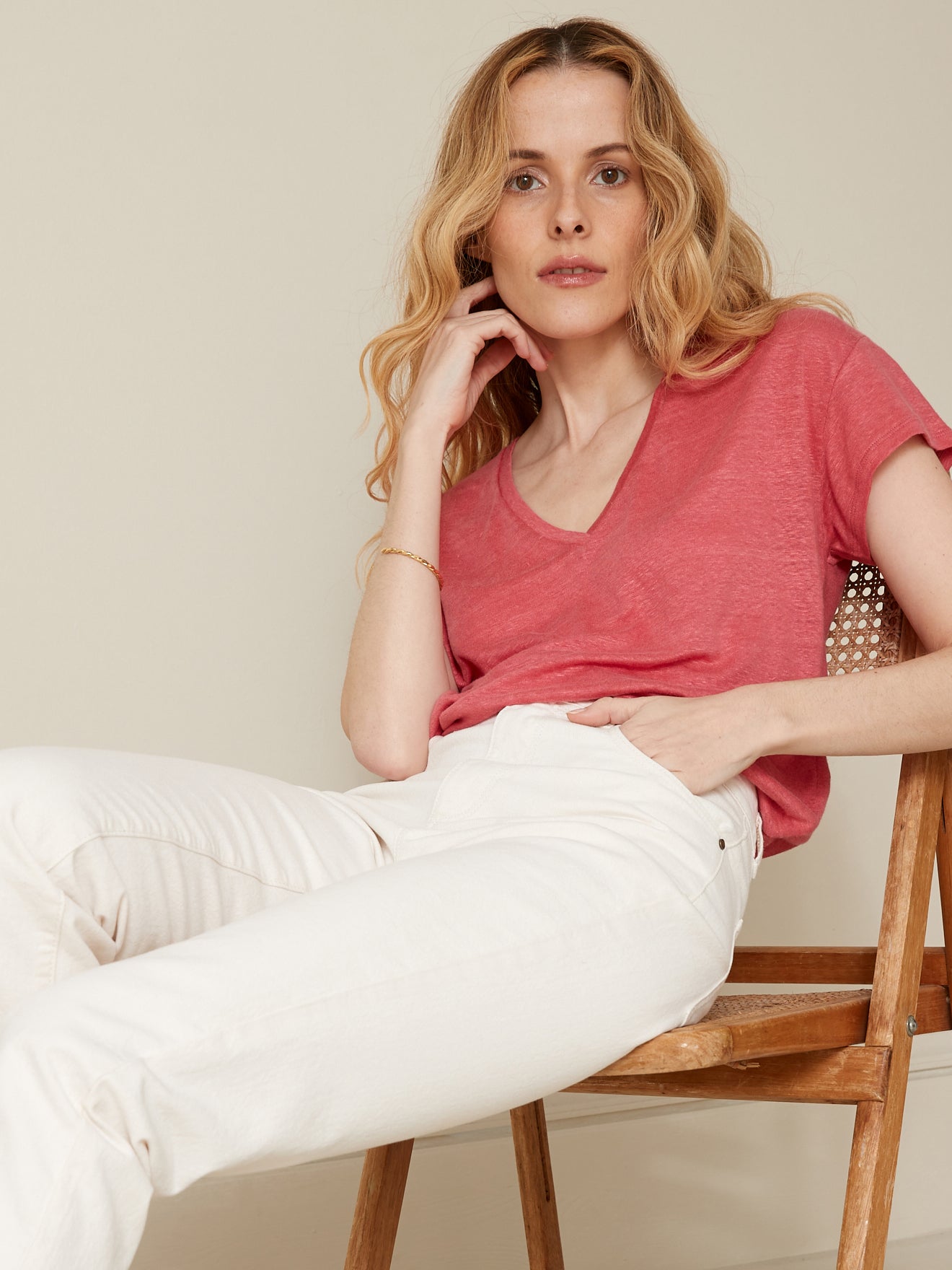 T-shirt col V femme en lin
