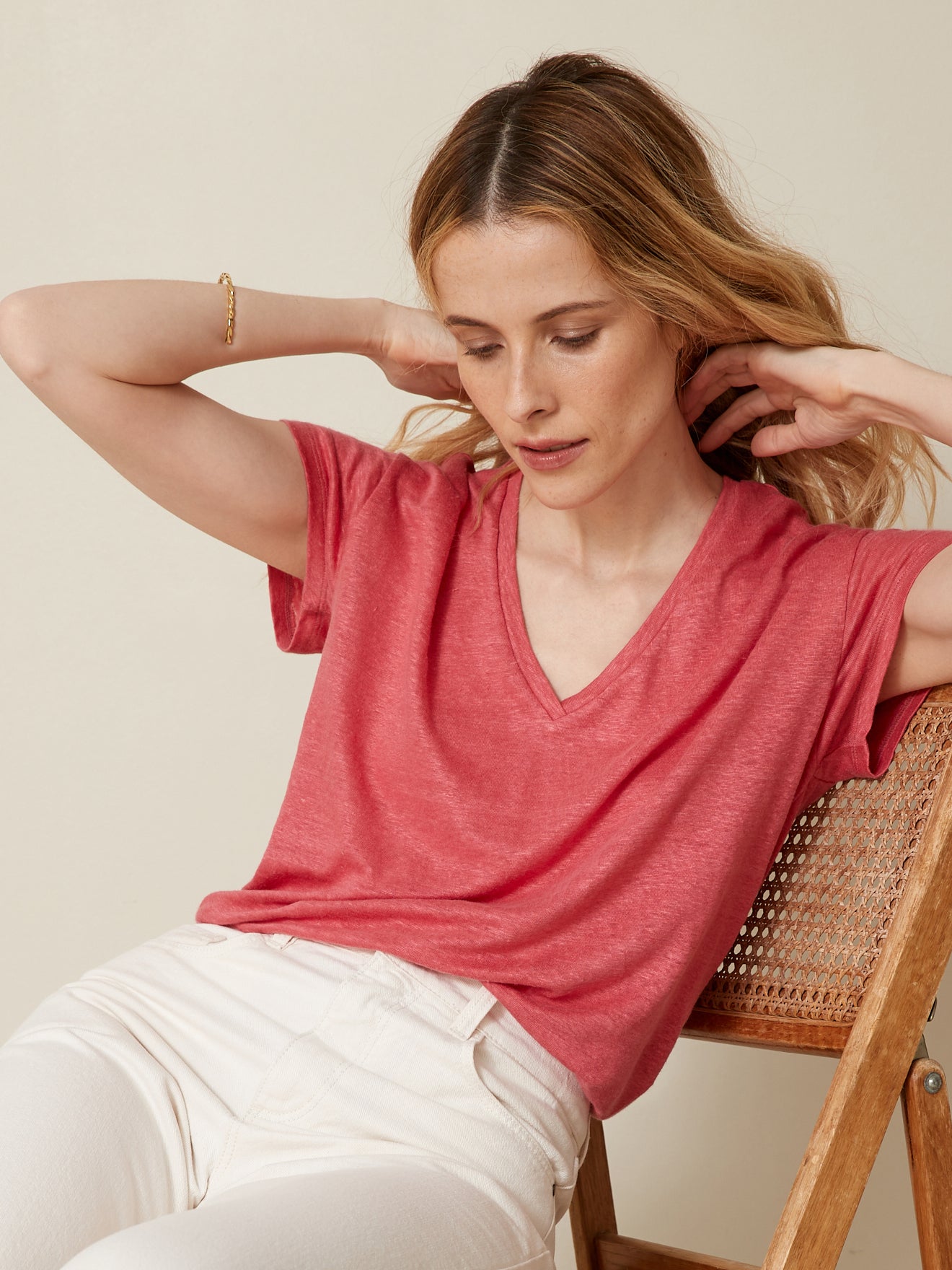 T-shirt col V femme en lin