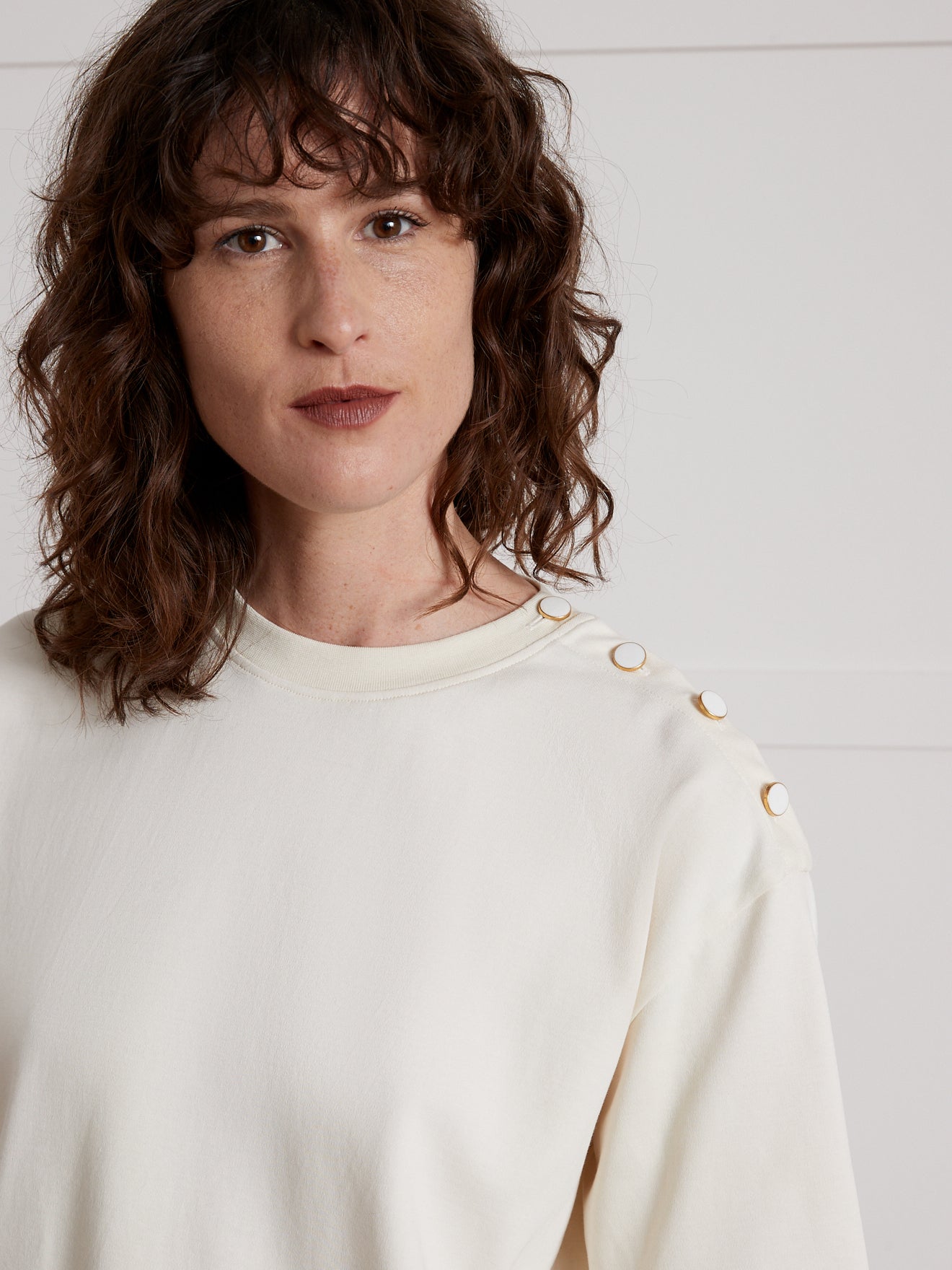 Damesshirt met ronde hals en knoopsluiting - biokatoen