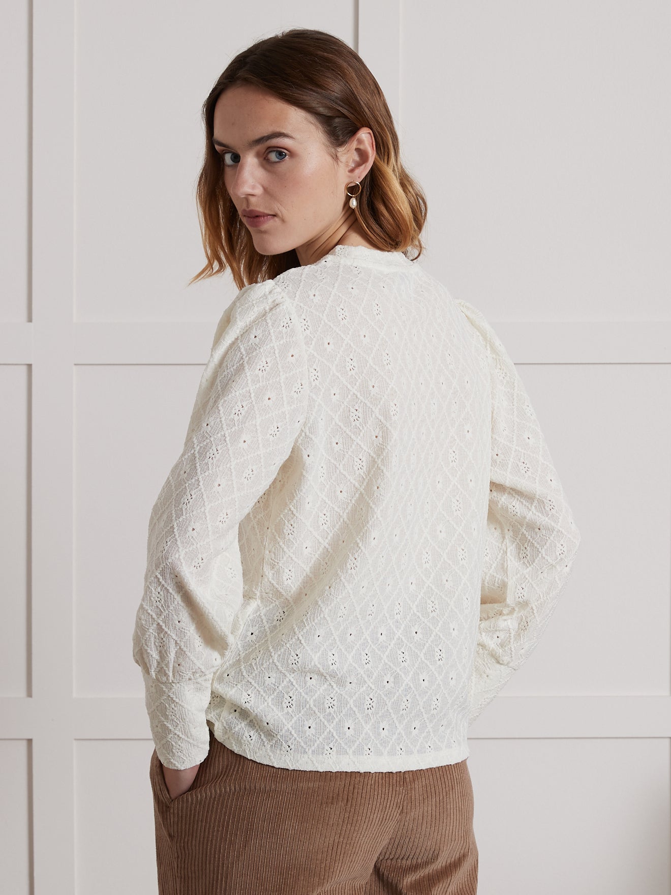Damesshirt met jacquard en bolstaande mouwen