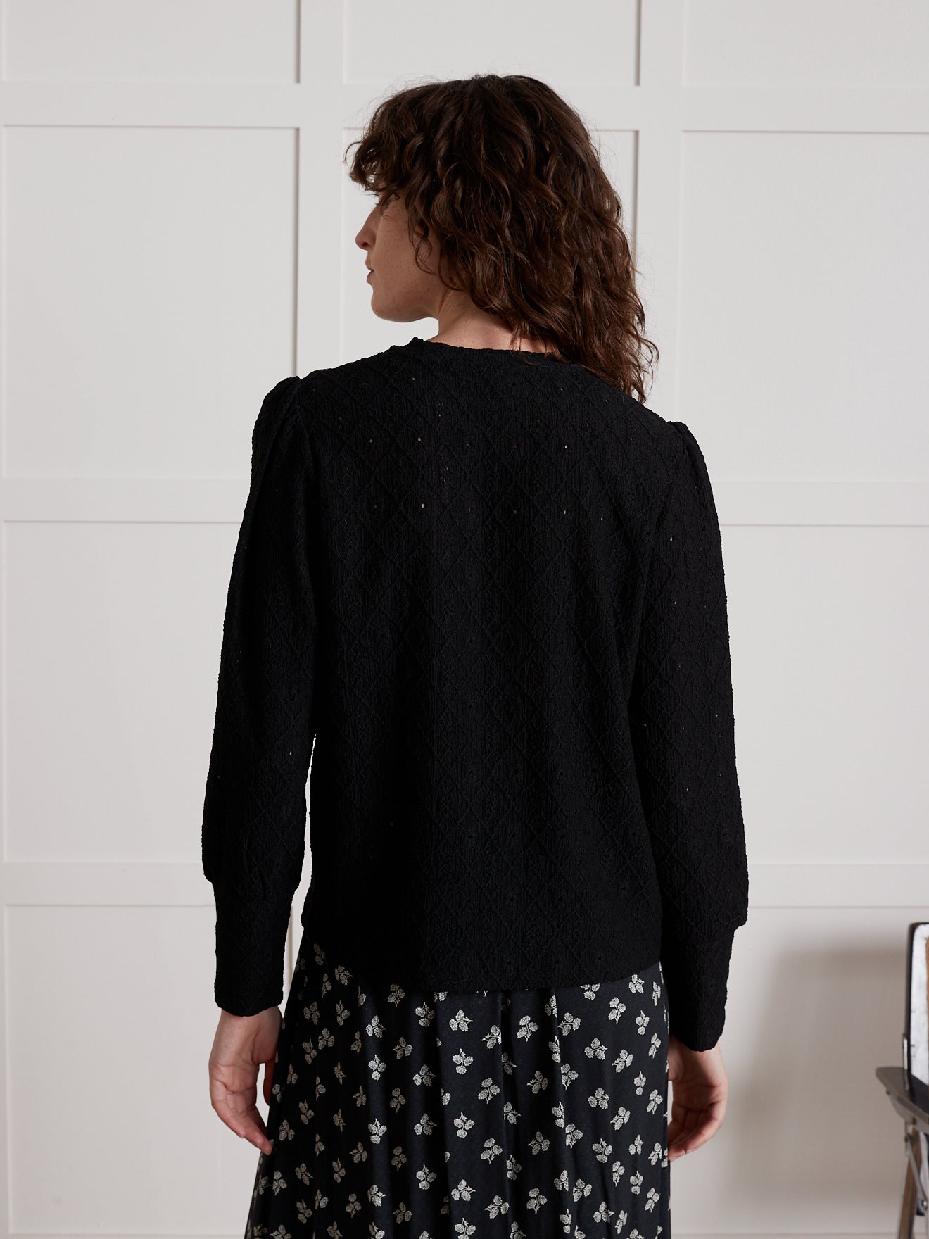 Damesshirt met jacquard en bolstaande mouwen