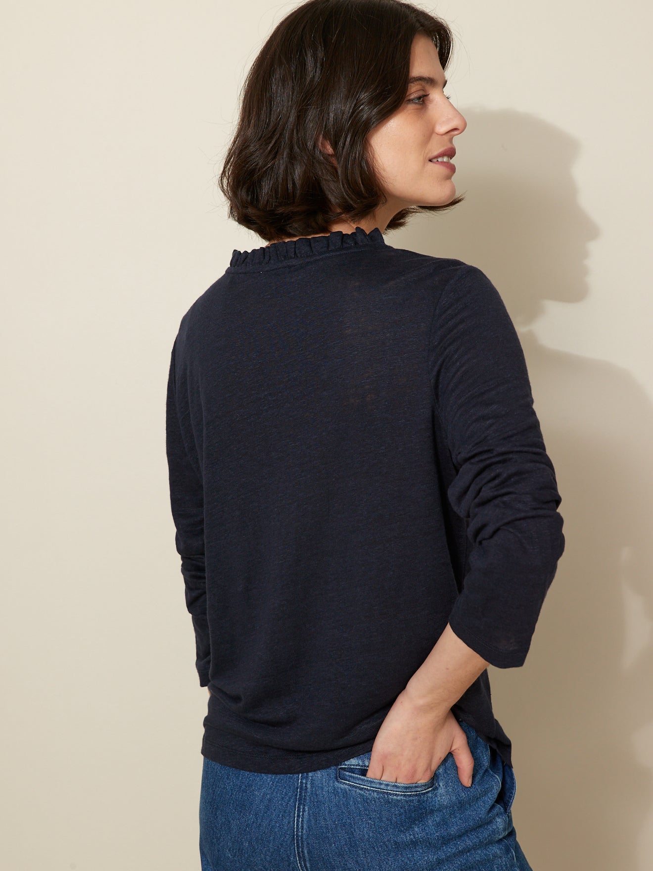 T-shirt boutonné col volanté femme en lin