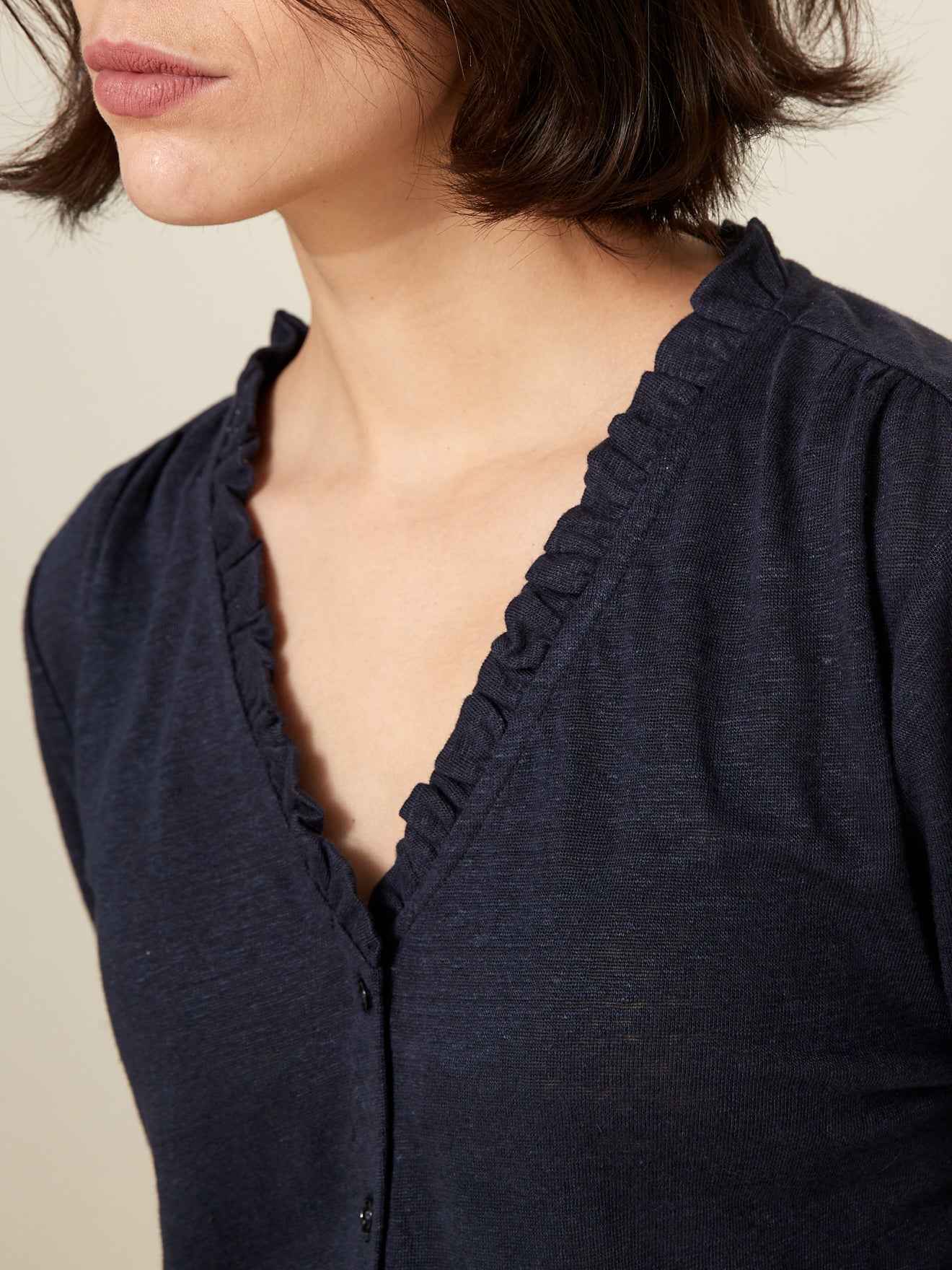 T-shirt boutonné col volanté femme en lin