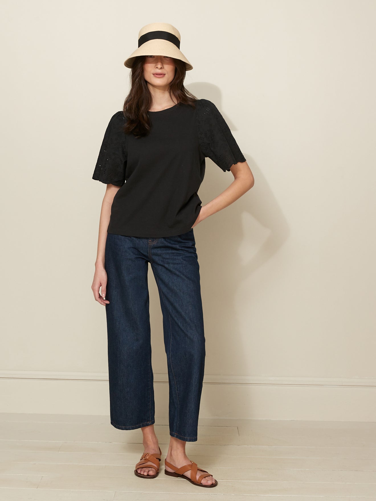 T-shirt met borduursel aan de mouwen - biokatoen