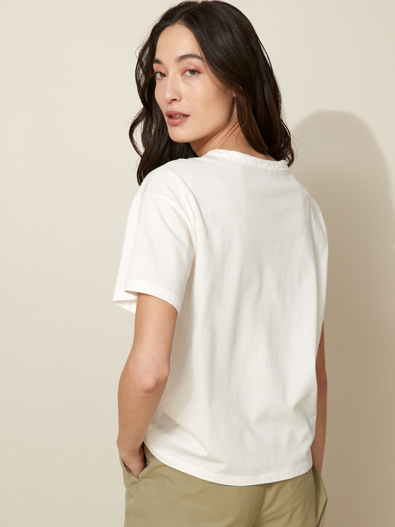 Damesshirt met broderie anglaise - biokatoen