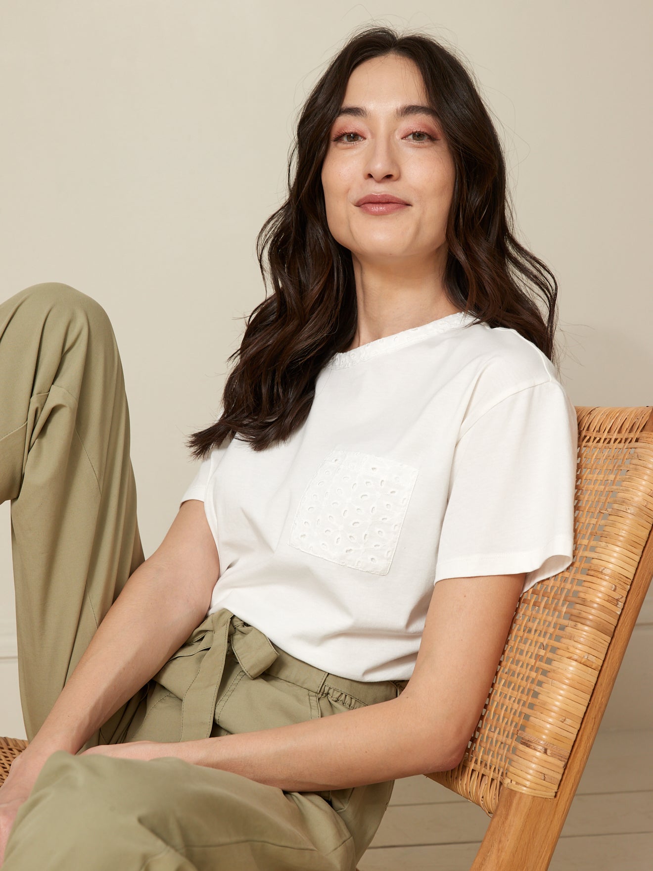 Damesshirt met broderie anglaise - biokatoen