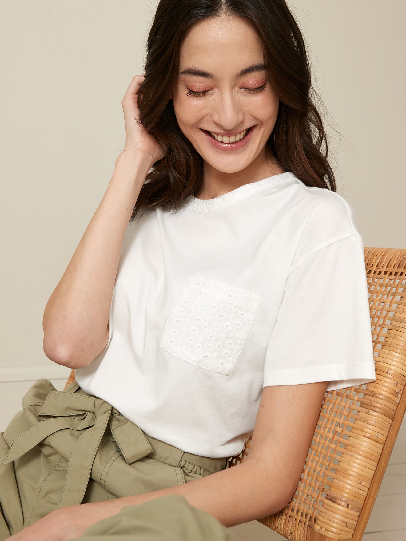 Damesshirt met broderie anglaise - biokatoen