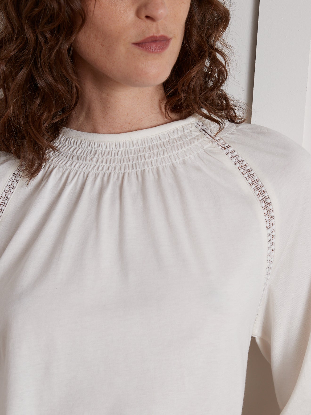 Damesshirt met smokwerk