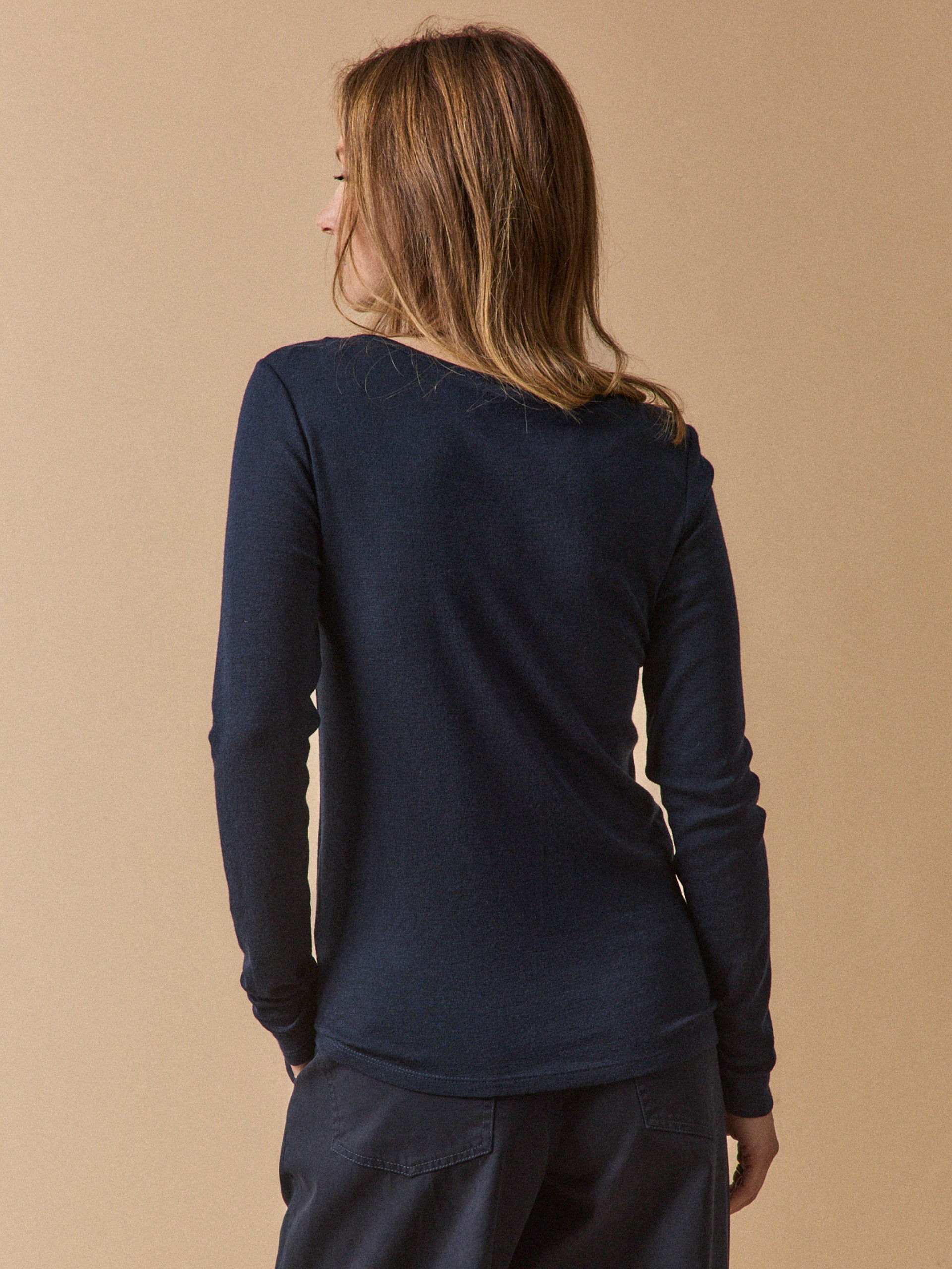 Damesshirt met ronde hals in wollen jersey