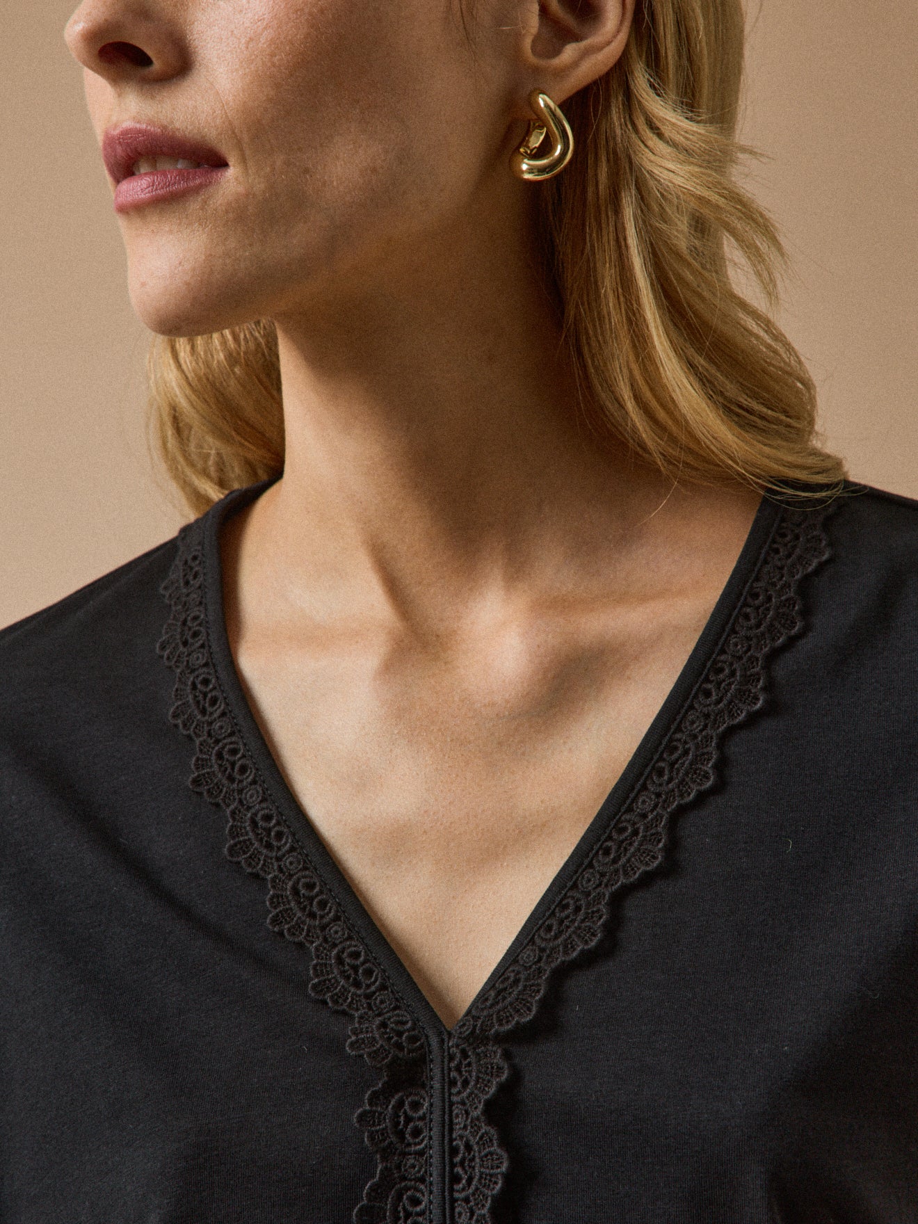 T-shirt col V dentelle femme lyocell et coton