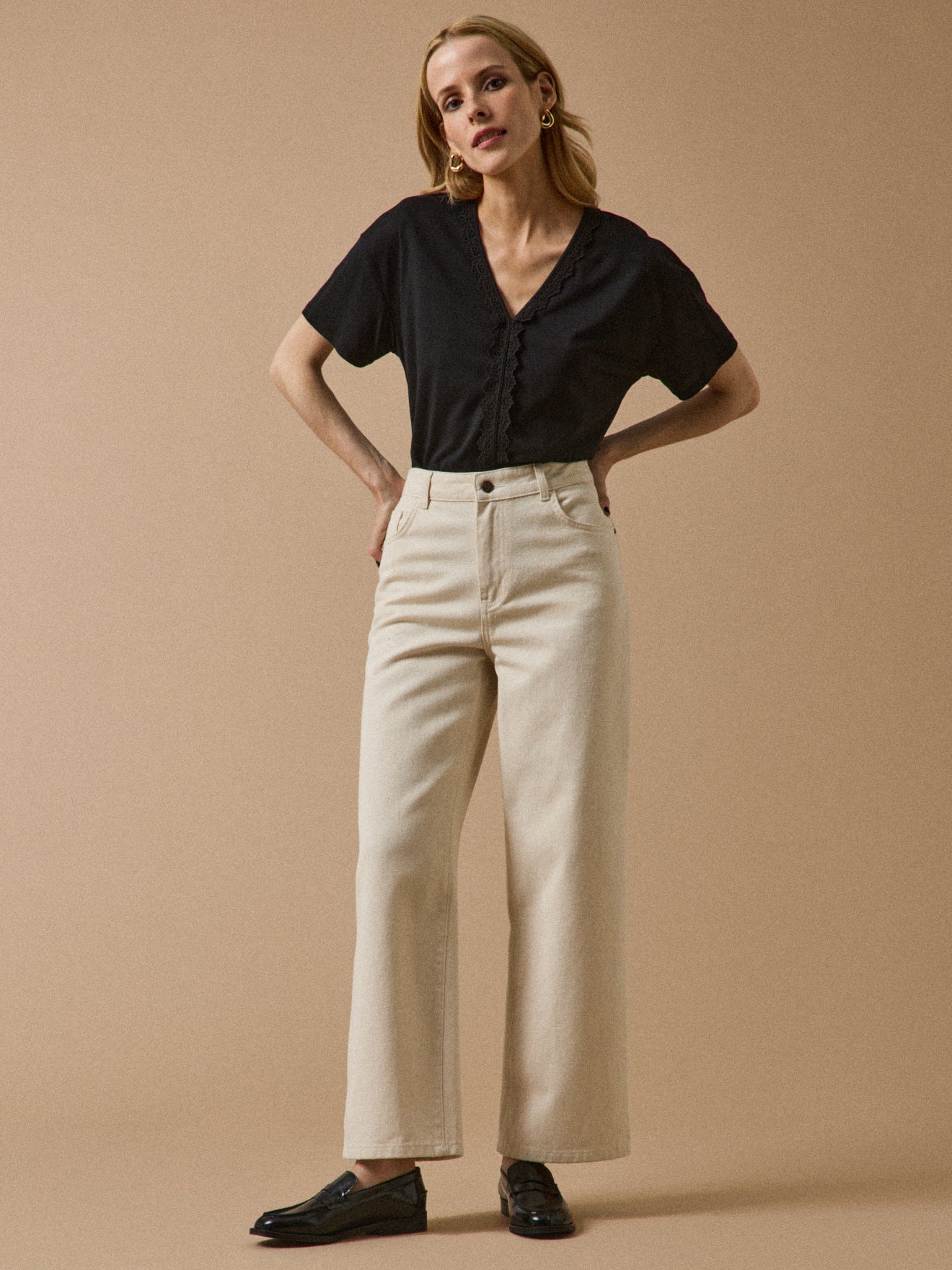 T-shirt col V dentelle femme lyocell et coton